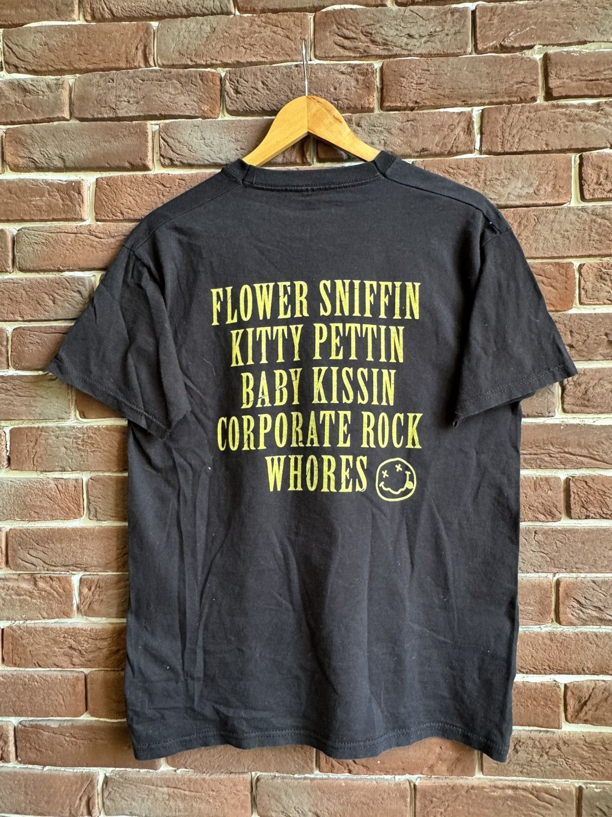Band Tees 00s Nirvana Smiley Vintage Grunge Band Tees Size US M / EU 48-50 / 2 - 2 Thumbnail