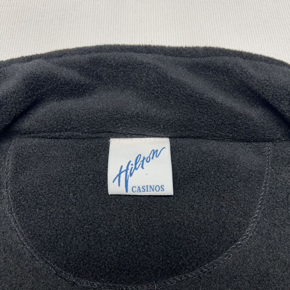 Vintage VTG Hilton Casinos Sweatshirt Black Fleece Pullover Y2K Size US XL / EU 56 / 4 - 7 Thumbnail
