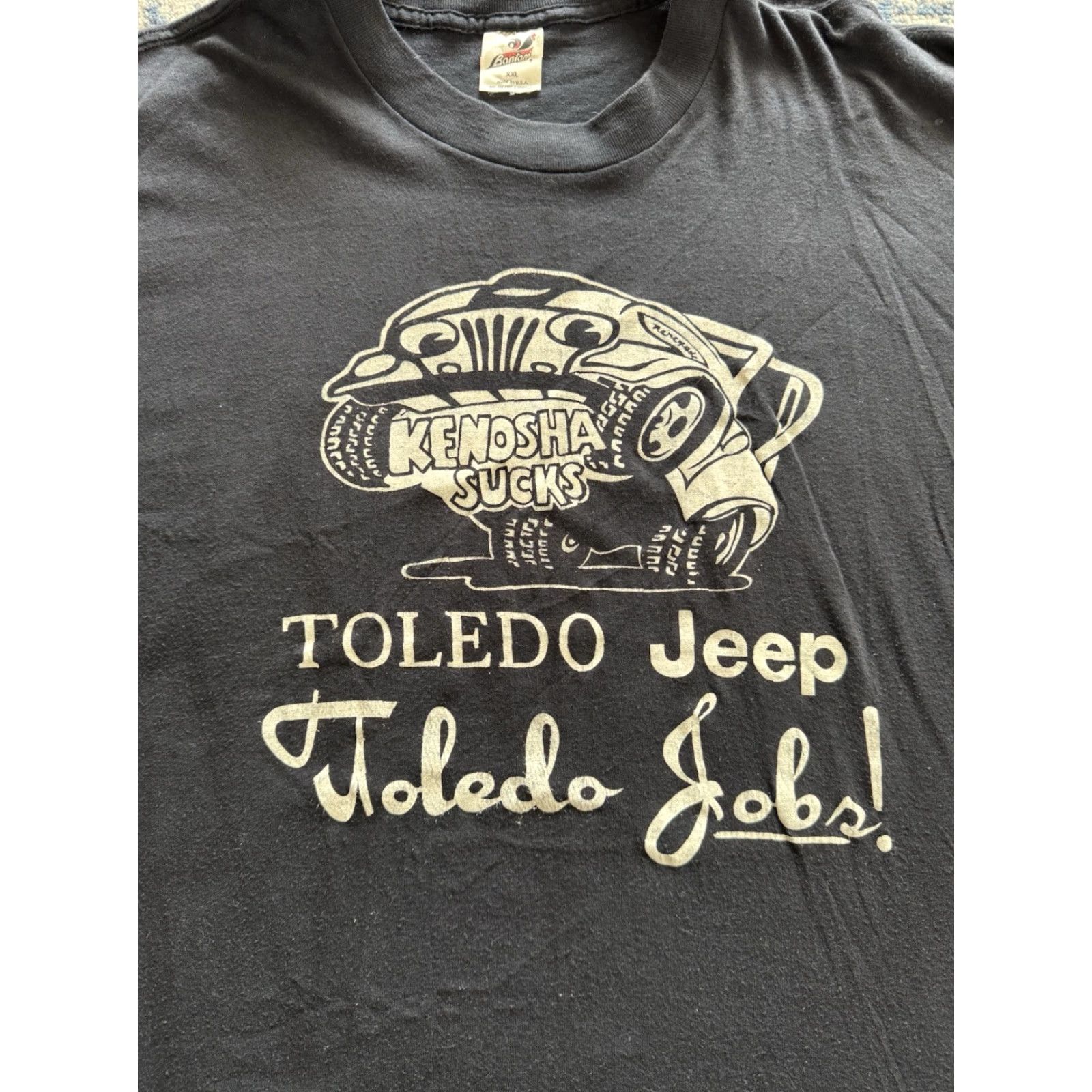 Jeep VINTAGE 80s Kenosha Sucks Toledo Jeep 1980s T Shirt 2XL Bantam Cars Trucks Black Cotton Crew Neck Short Sleeve Men Graphic Print Century Size US XXL / EU 58 / 5 - 2 Thumbnail