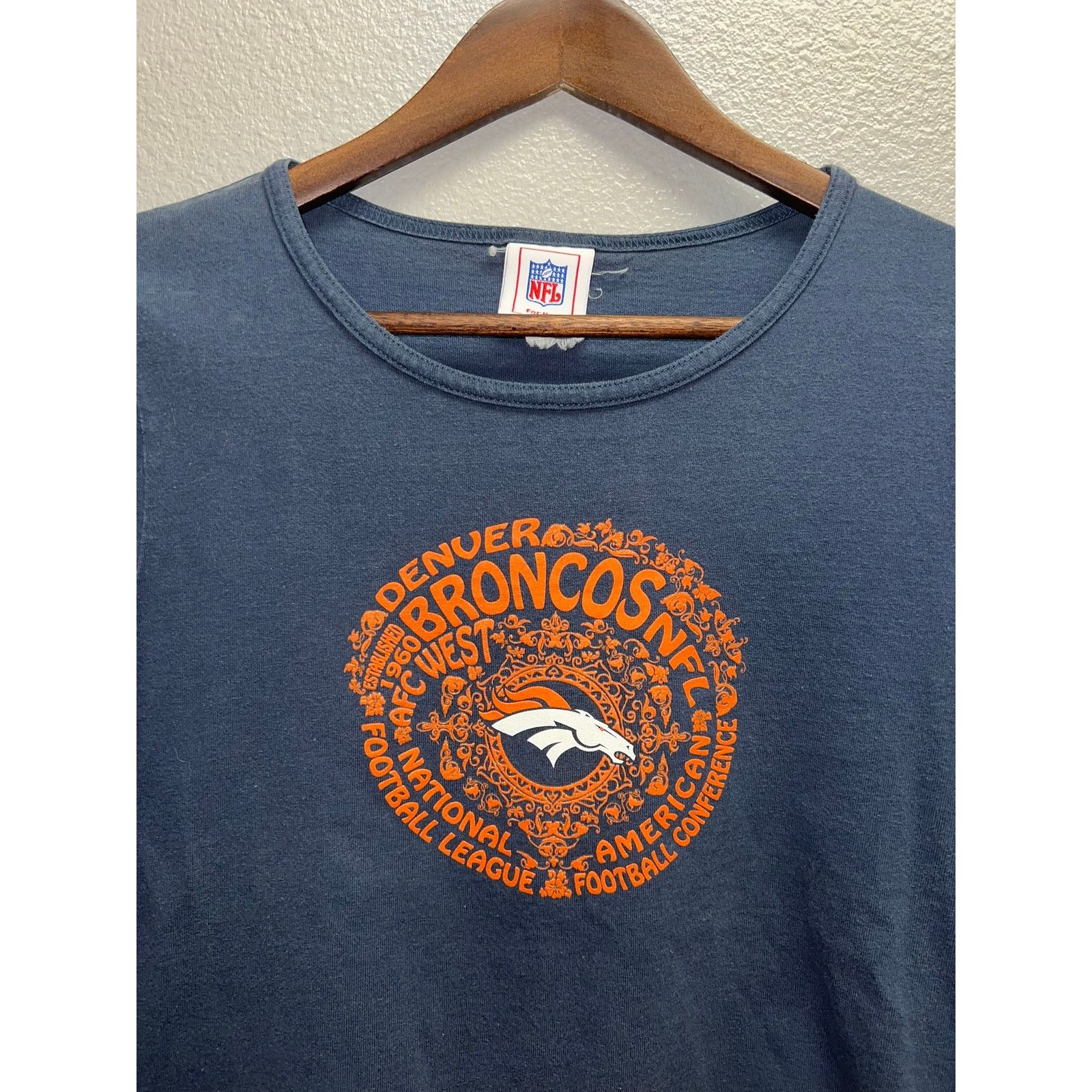NFL Womens Denver Broncos Shirt NFL Graphic Top Tee Blue Large Size L / US 10 / IT 46 - 2 Thumbnail