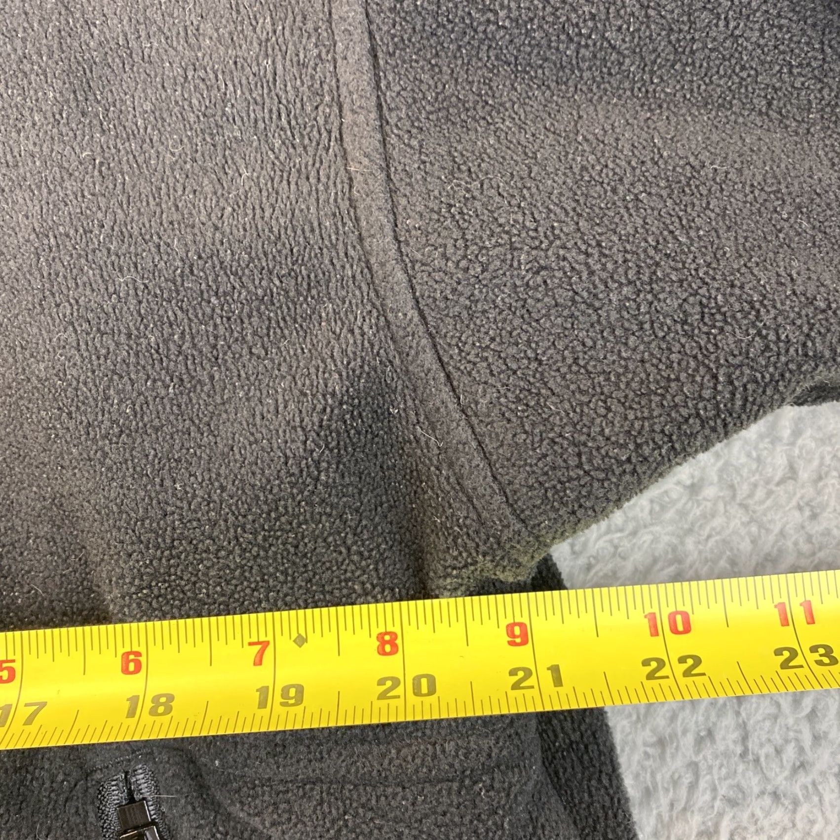 Vintage Columbia Women’s Full Zip Black Fleece Jacket Size Large Pockets 54-8 Velvet? (Note: ensure only original characters) Size L / US 10 / IT 46 - 4 Thumbnail