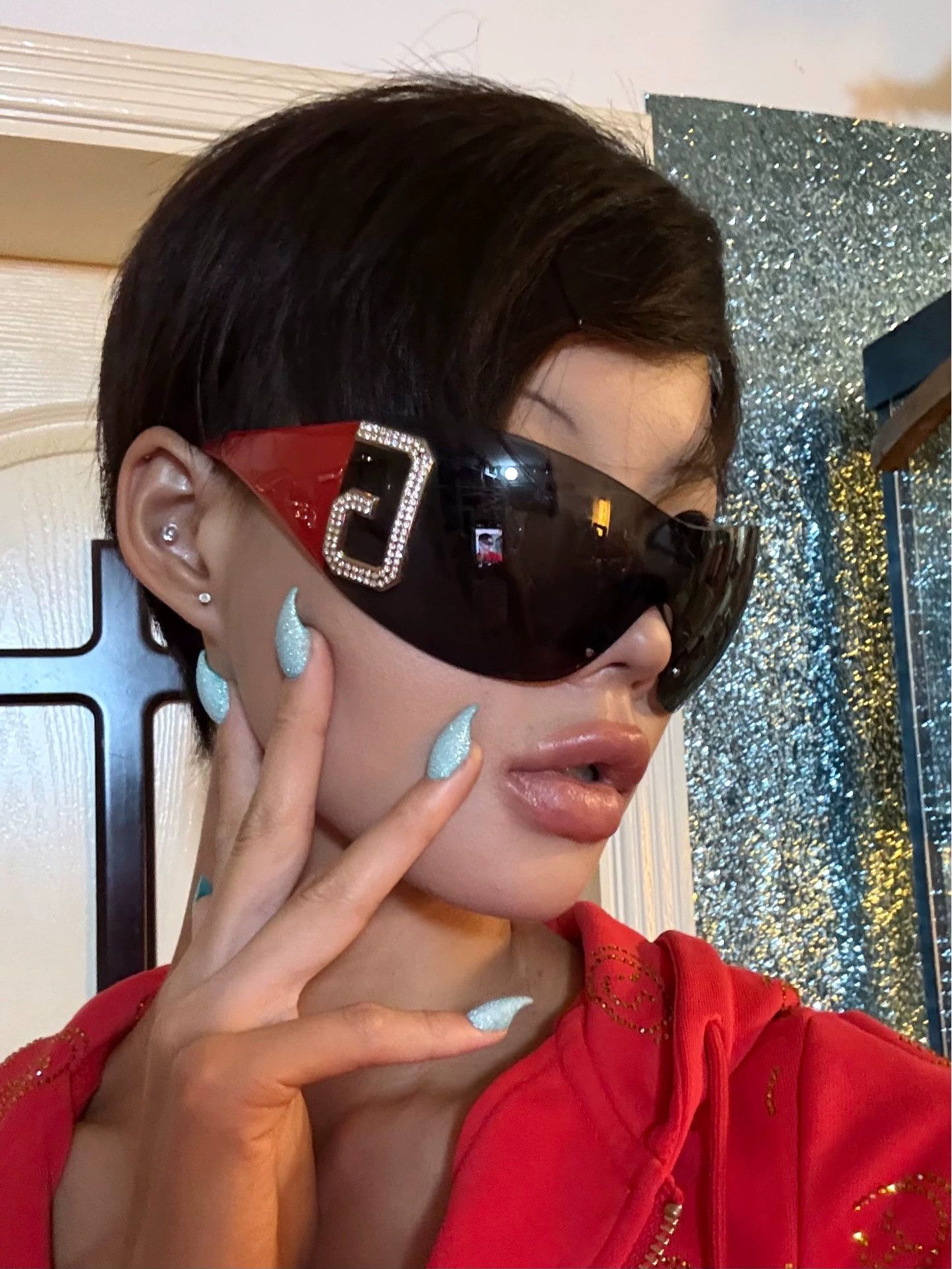 Dolce & Gabbana D&G Vintage Red Crystal-Logo Face-Slimming Sunglasses Size ONE SIZE - 4 Thumbnail