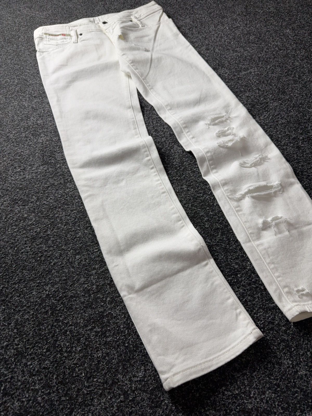 Diesel Luxury 00s Diesel Distressed White Jeans Slim Straight Y2K Size 30" / US 8 / IT 44 - 2 Thumbnail