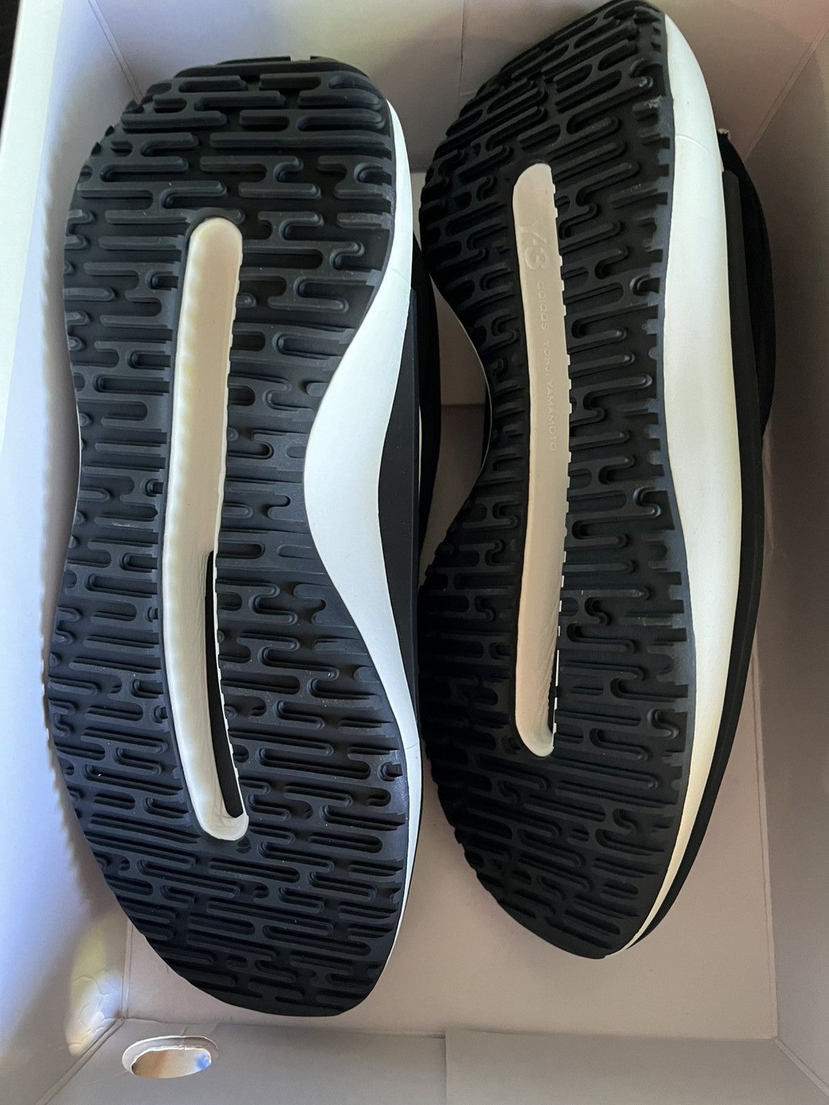 Y-3 Y-3 AJATU Run Sneakers UNISEX Size US 7 / EU 40 - 6 Thumbnail