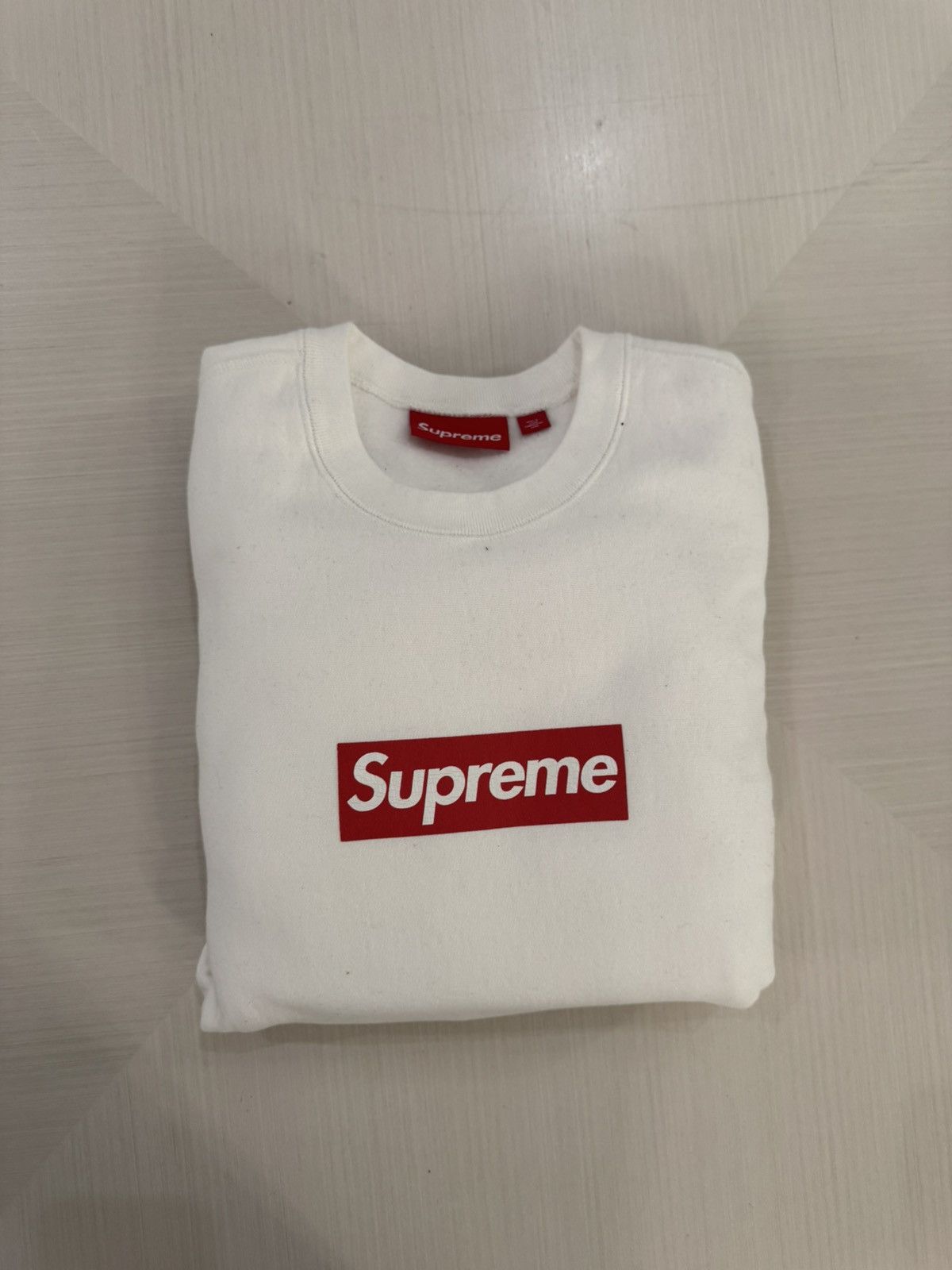 Supreme Supreme Washed Box Logo Crewneck Size S White SS25 USED Size US S / EU 44-46 / 1 - 1 Thumbnail