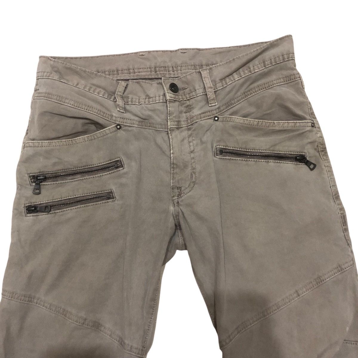 Uniqlo Uniqlo Corgo Pants Size US 34 / EU 50 - 2 Thumbnail