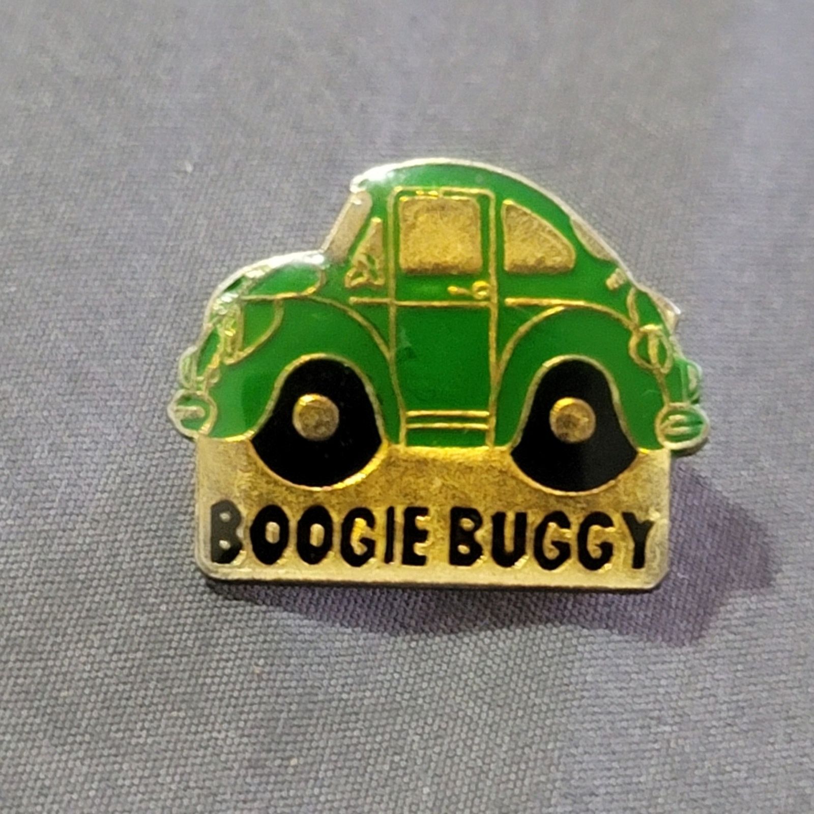 The Unbranded Brand Vtg 1986 Boogie Buggy VW Volkswagen Beetle Bug Lapel Pin Size ONE SIZE - 1 Thumbnail