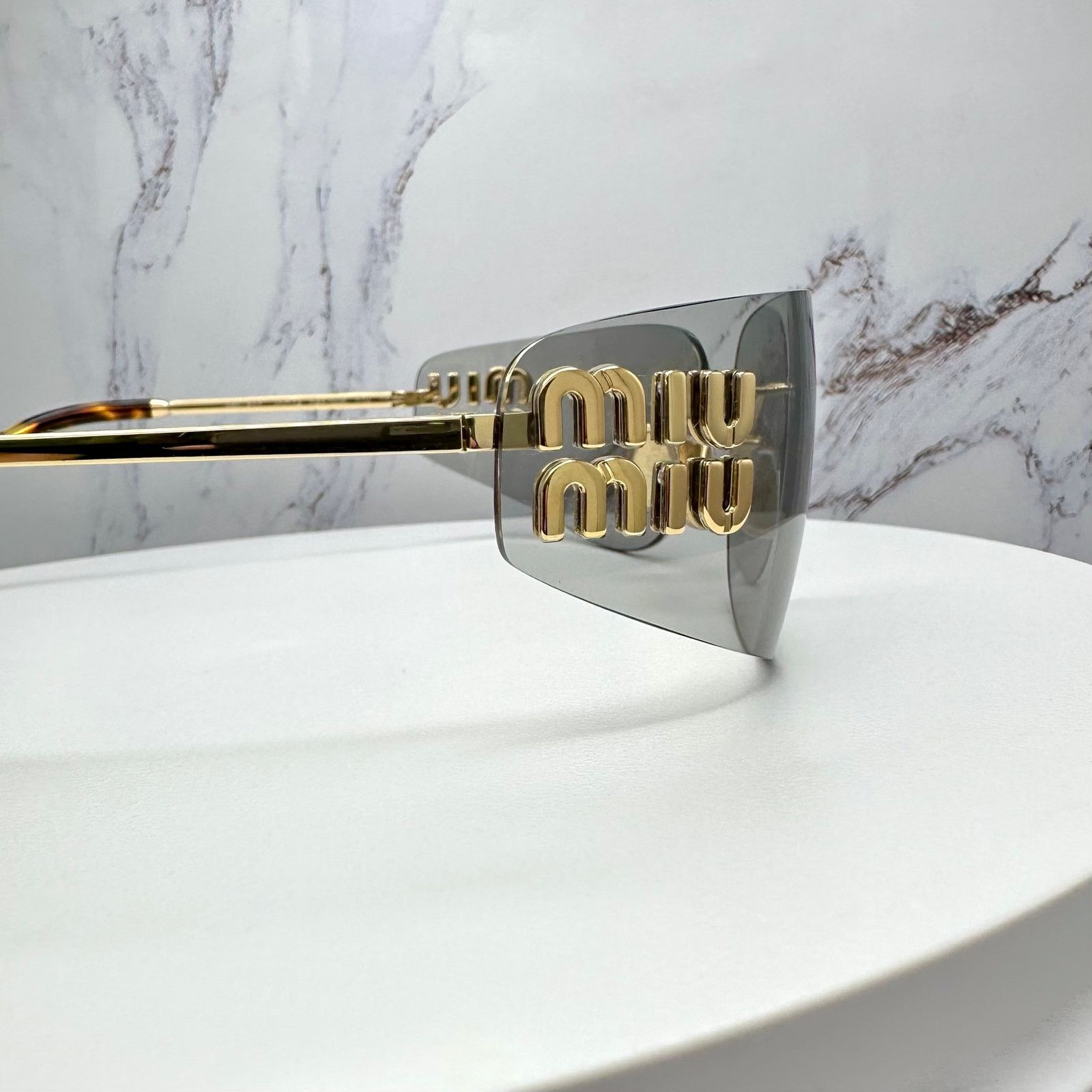 Miu Miu New MIU MIU Logo Sunglasses 2025 Runway Gold Slim Wrap Size ONE SIZE - 5 Thumbnail