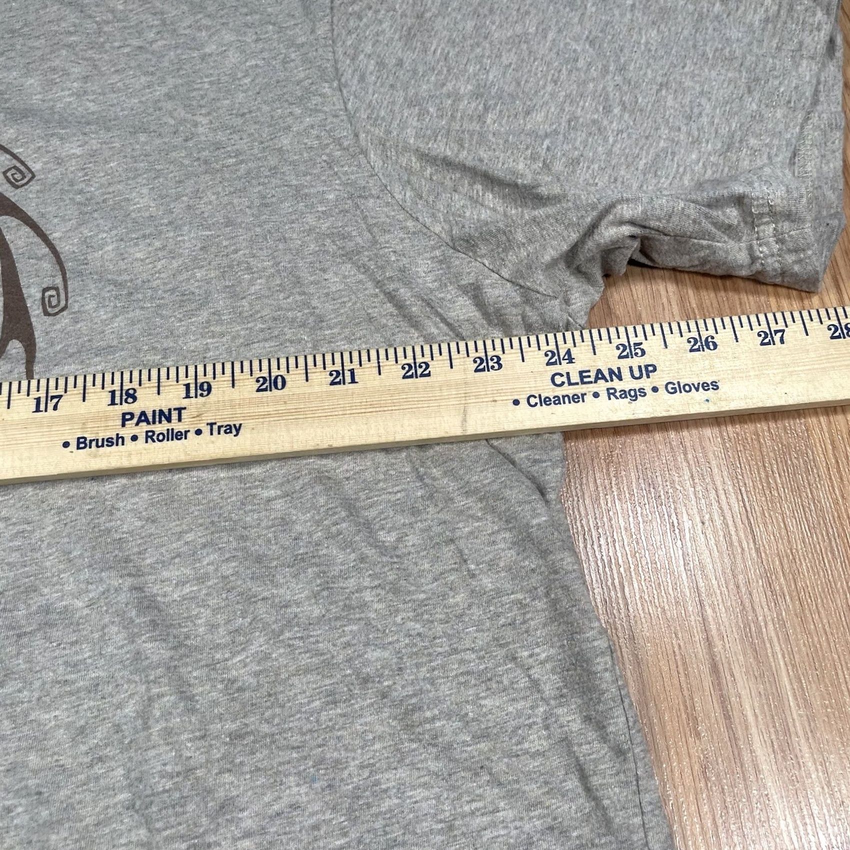 Vintage VINTAGE District Made Graphics T-Shirt Mens 2XL Gray Short Sleeve Size US XXL / EU 58 / 5 - 7 Thumbnail