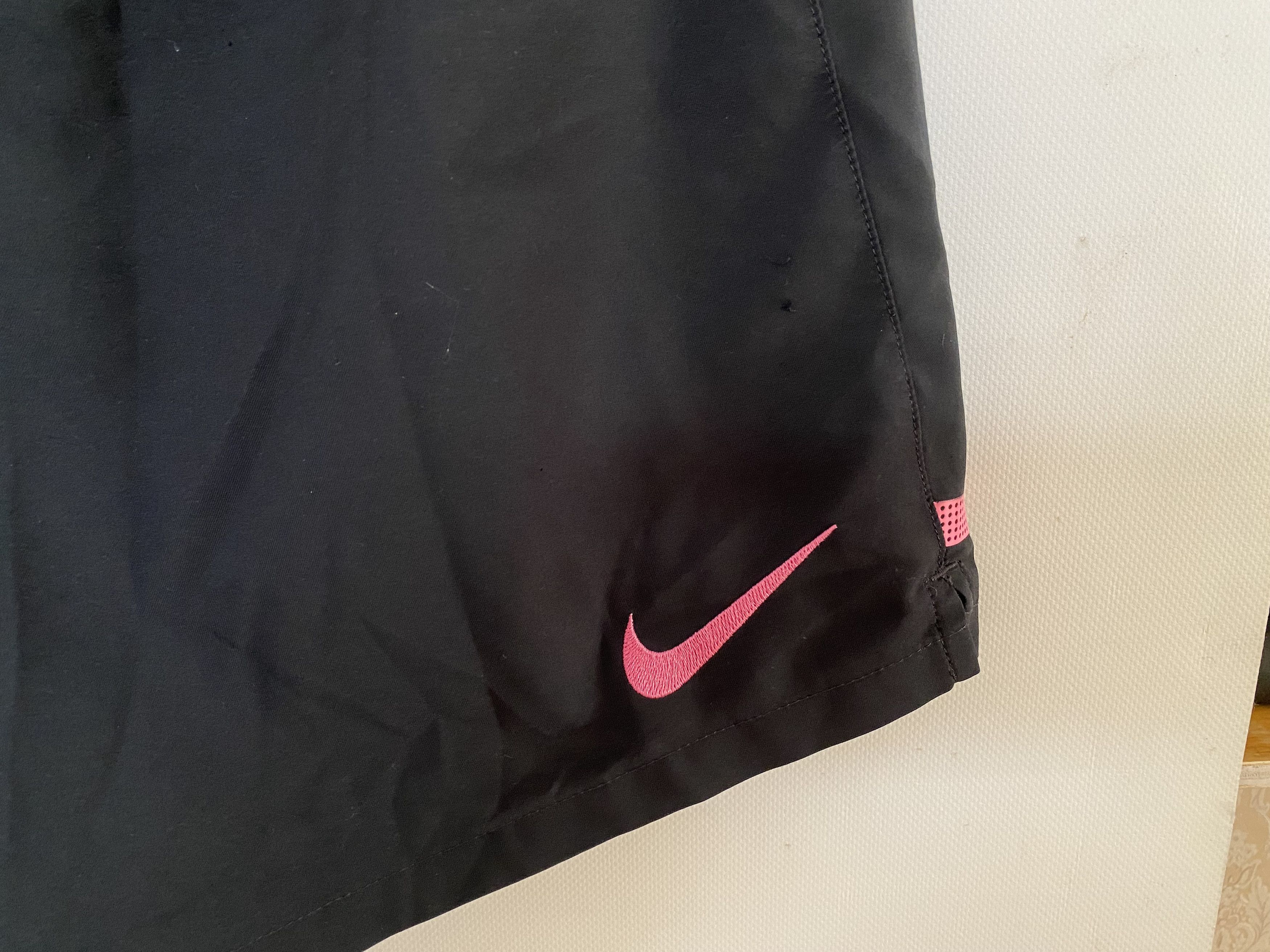 Nike JUVENTUS 2012 2013 THIRD FOOTBALL SOCCER SHORTS NIKE Size US 36 / EU 52 - 5 Thumbnail