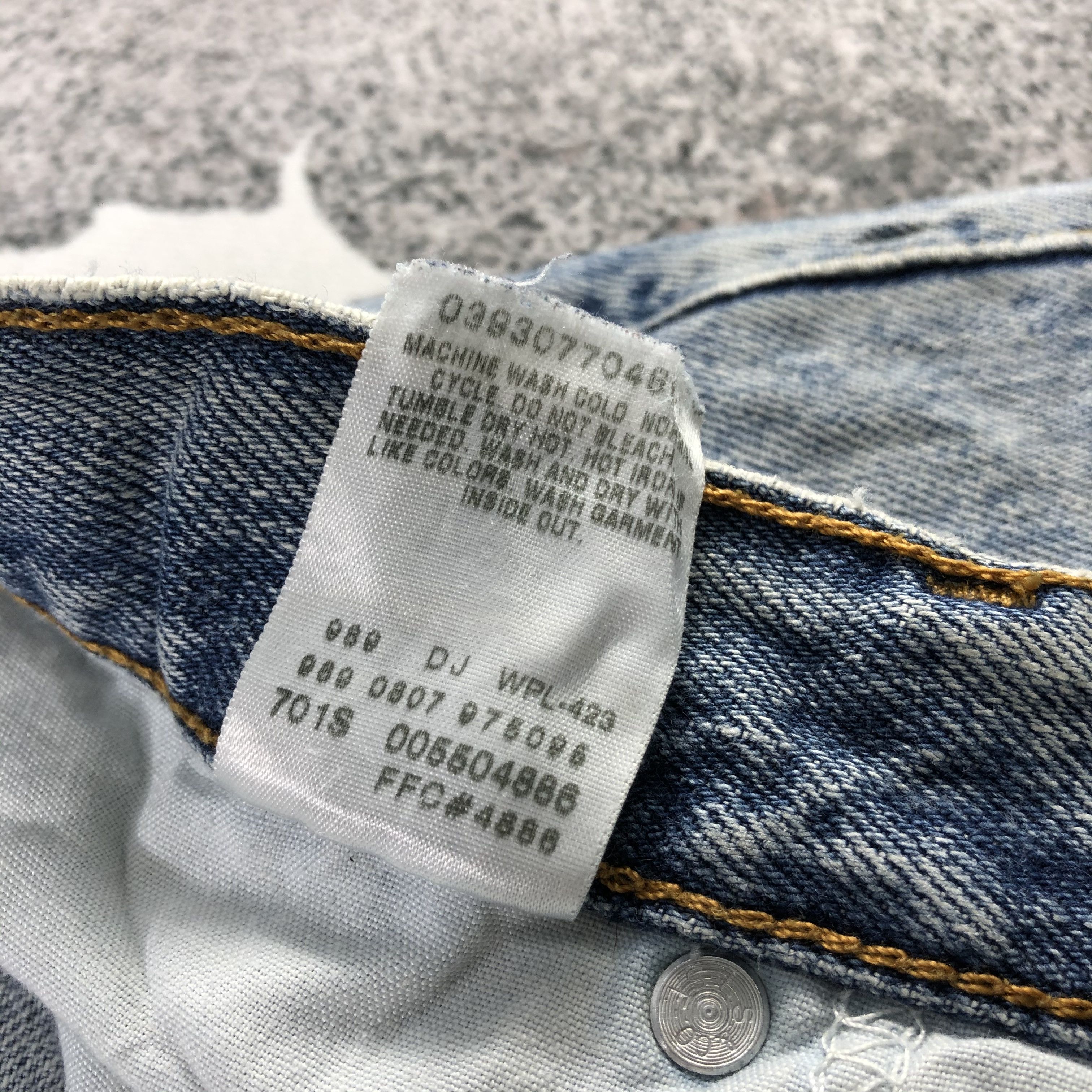 Levi's Vintage Levis 550 Jeans Distressed Denim KJ1112 Size US 34 / EU 50 - 15 Thumbnail