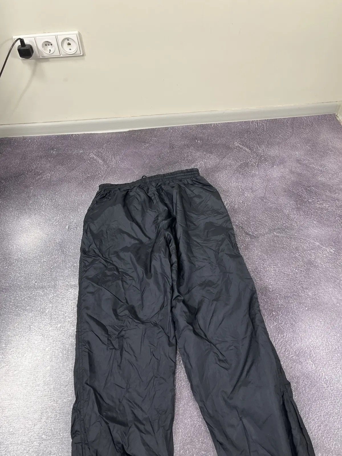 Nike × Vintage Vintage 90s Nike Swoosh Retro Hype Black Nylon Track Pants Size US 32 / EU 48 - 14 Thumbnail