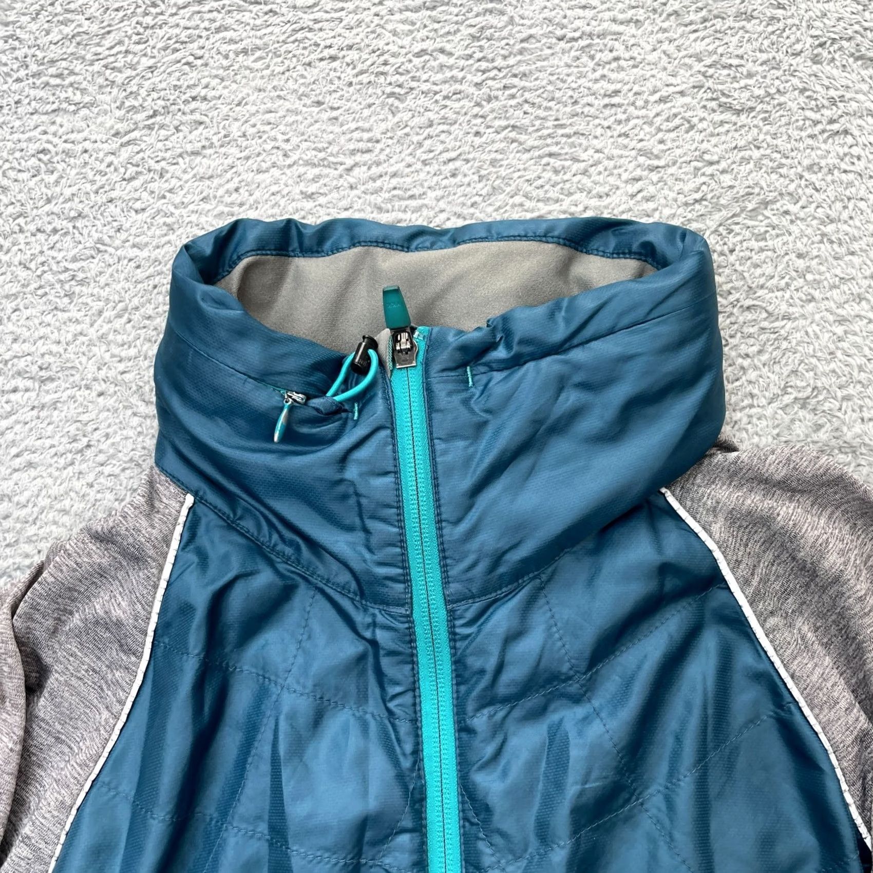 Vintage VINTAGE Title Nine Jacket Womens Medium Gray Quilted Coat Thumbhole Performance Collar Size M / US 6-8 / IT 42-44 - 5 Thumbnail