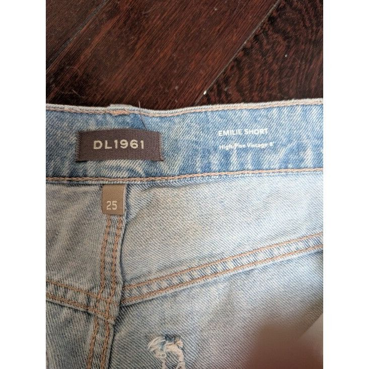 DL1961 DL1961 Emilie High Rise Cut-off Jean Shorts - Light Wash Size 25" / US 0 / IT 36 - 7 Thumbnail
