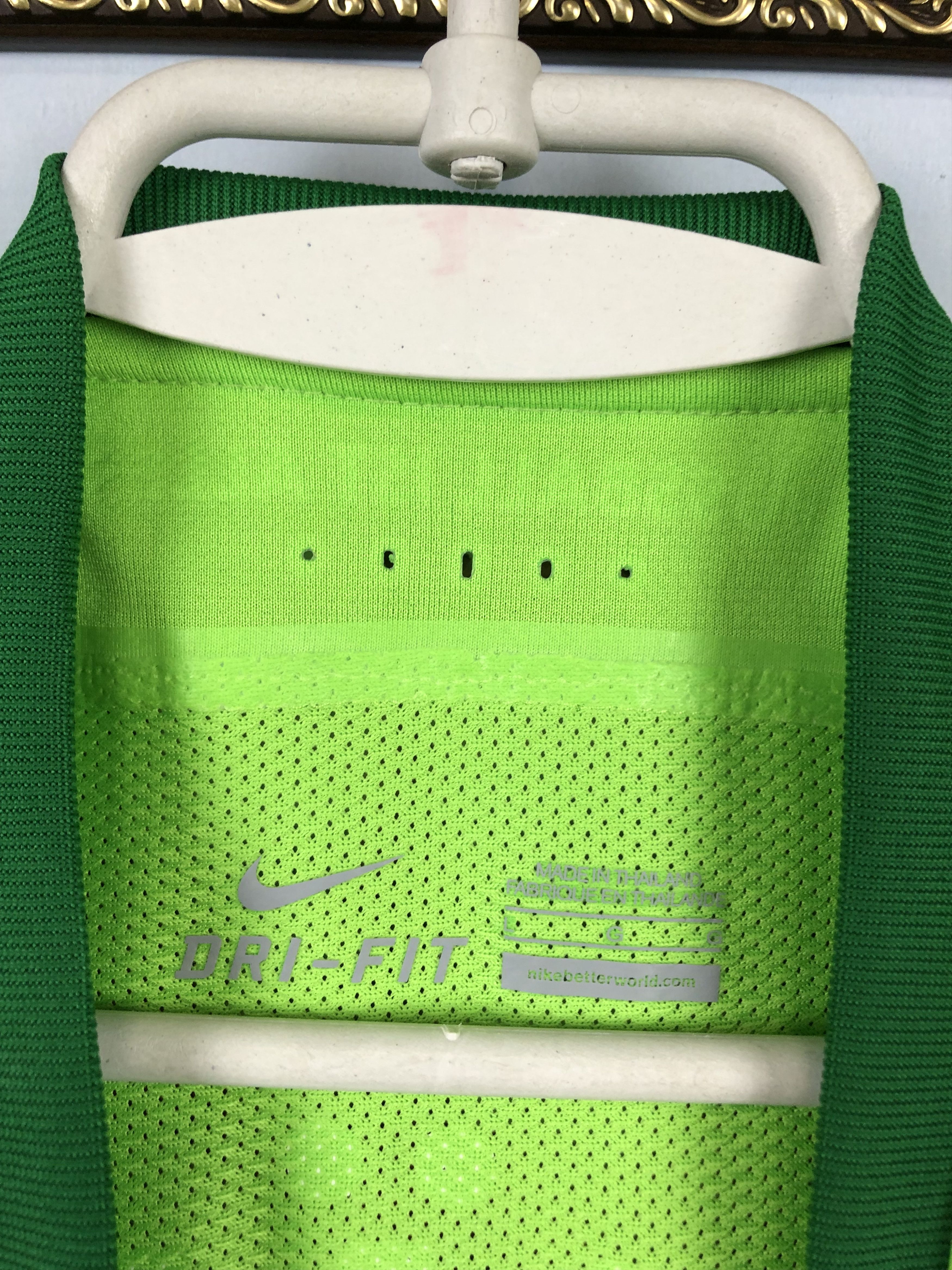Nike Wolfsburg football shirt 2016 #4 Schafer Signed Player Issue Size US L / EU 52-54 / 3 - 12 Thumbnail