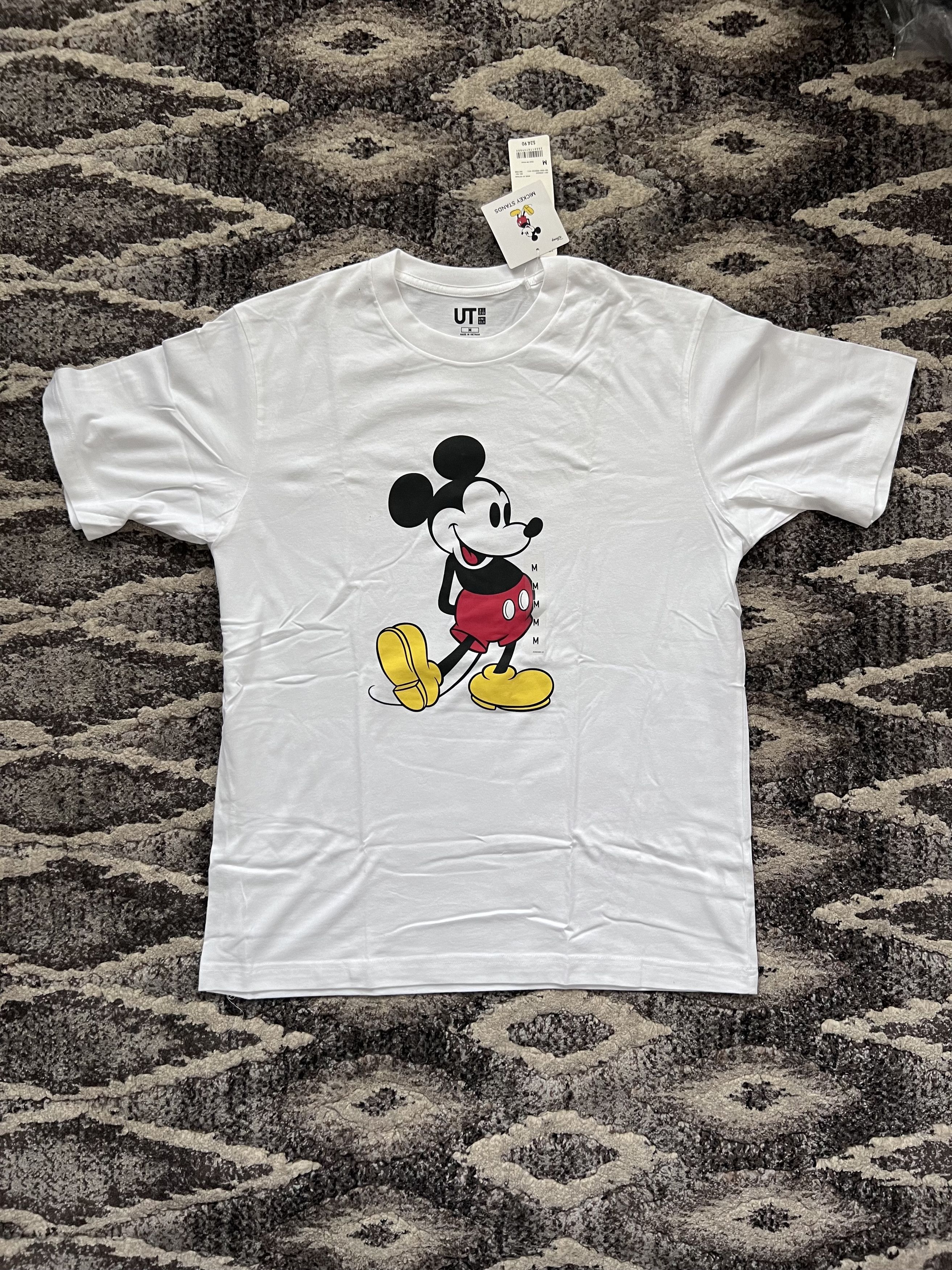 Uniqlo Uniqlo Mickey Stands UT (Short Sleeve Graphic T-Shirt) Size US M / EU 48-50 / 2 - 1 Thumbnail