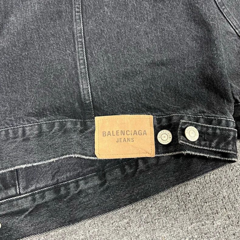 Balenciaga Balenciaga Wash jeans coat limited to the Year of the Tige Size US XS / EU 42 / 0 - 6 Thumbnail