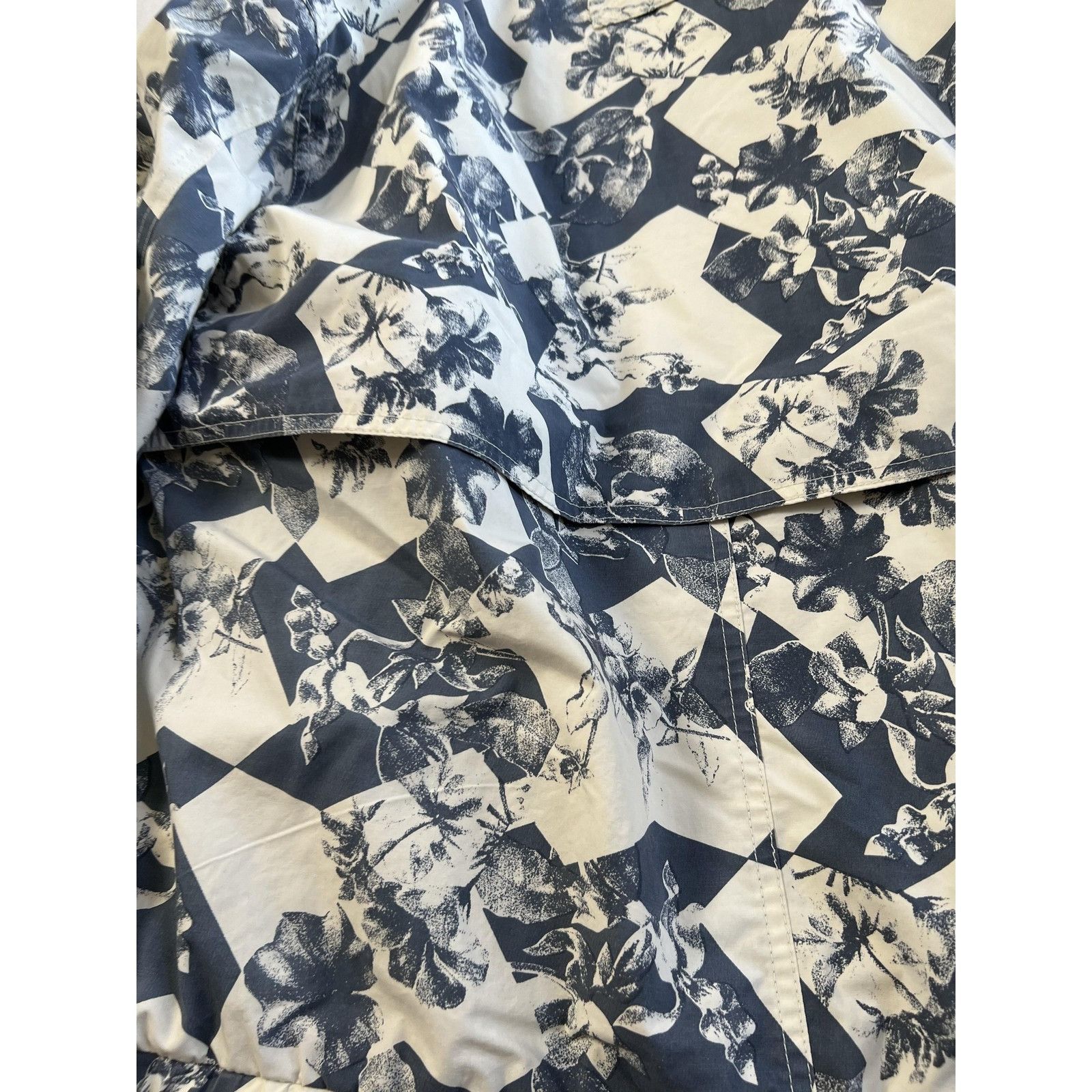 London Fog Vintage London Fog Jacket Mens Medium Blue White Floral AOP Size US M / EU 48-50 / 2 - 8 Thumbnail