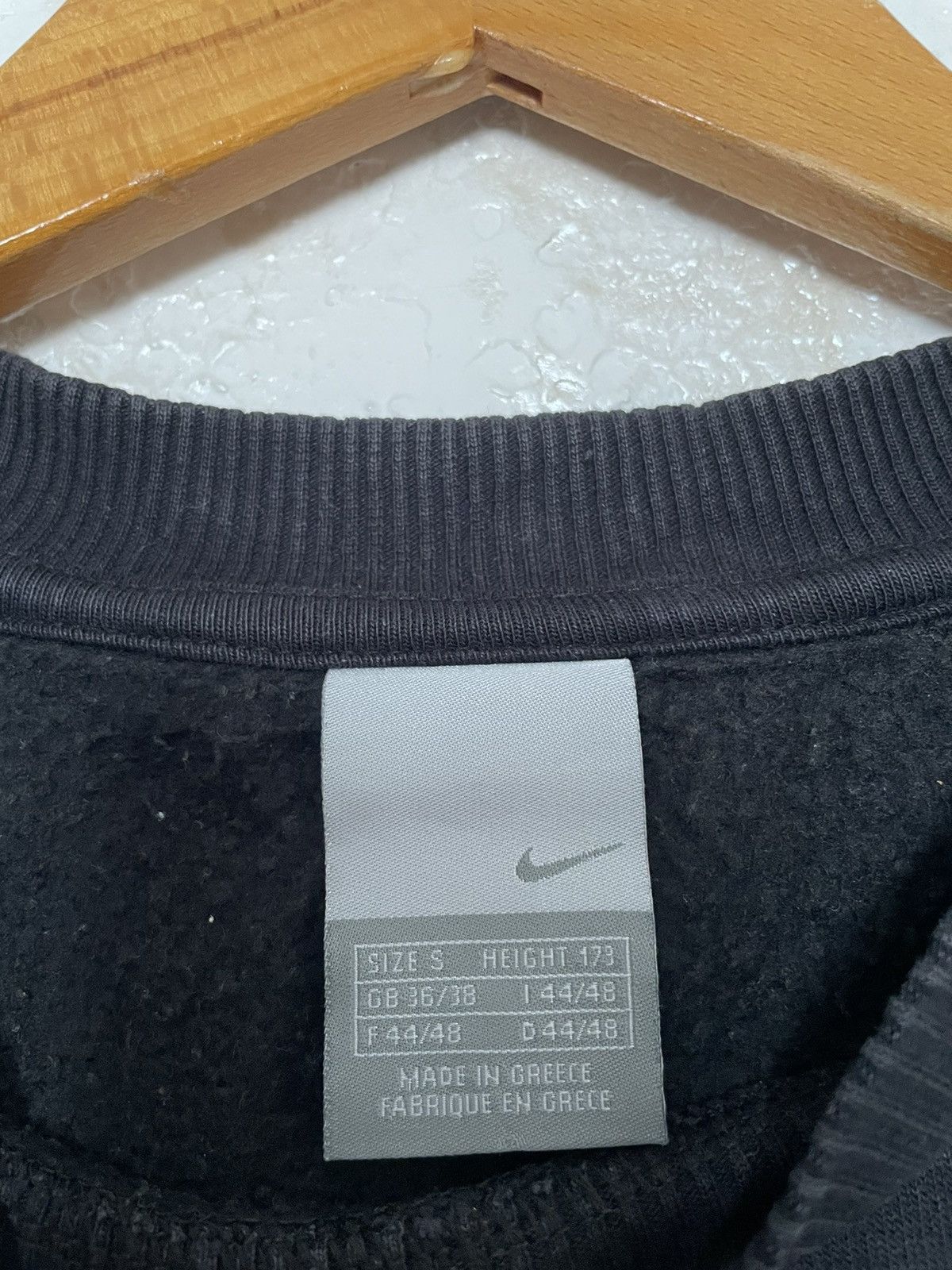 Vintage Nike Vintage Sweatshirt 00-s Size US S / EU 44-46 / 1 - 9 Thumbnail