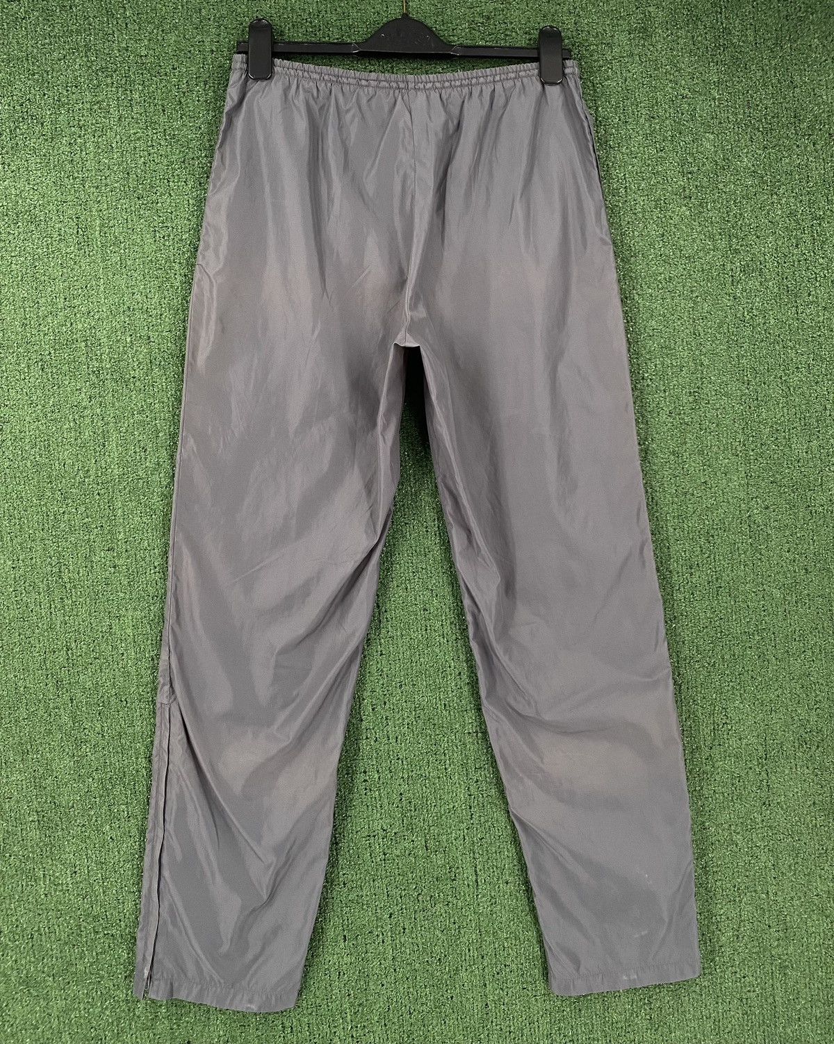 Nike Vintage 90’s Nike Grey Tag Spellout Windbreaker Pants Womens Size 29" - 5 Thumbnail