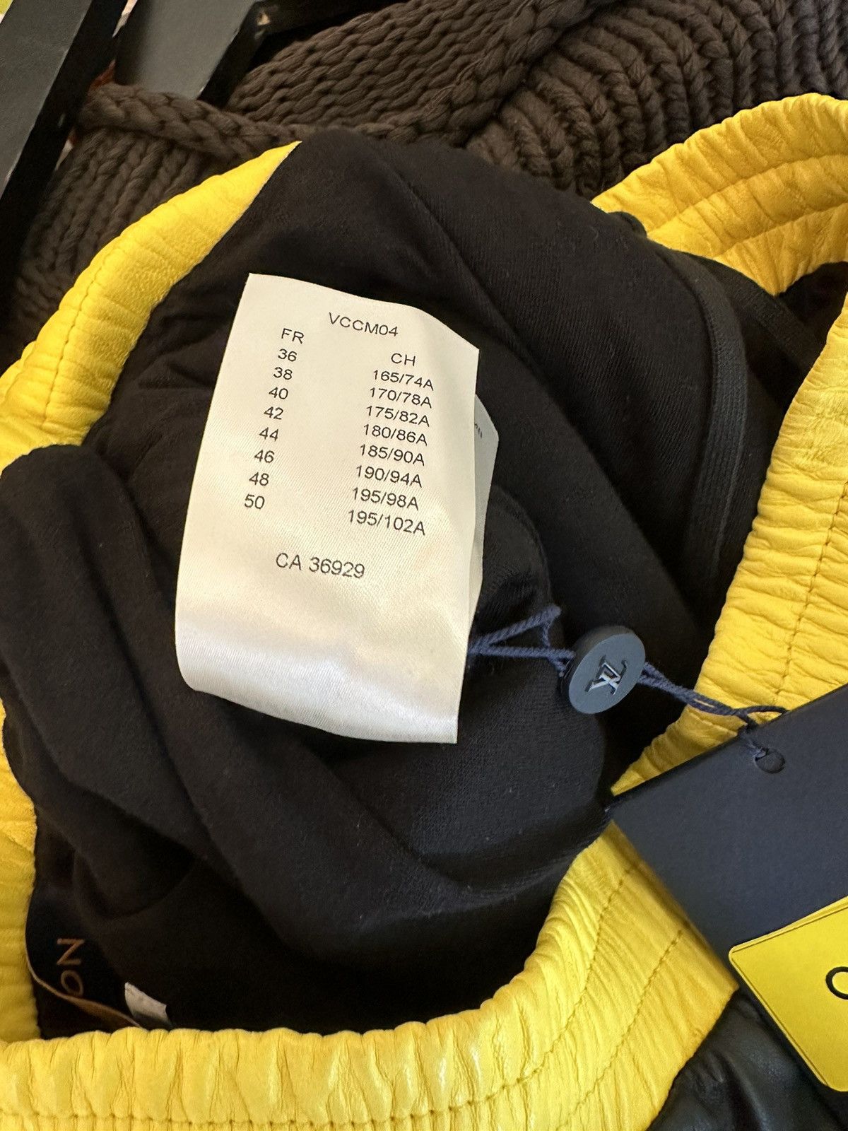 Louis Vuitton 1-5 LEATHER RUNWAY LV JOGGERS Size US 32 / EU 48 - 7 Thumbnail