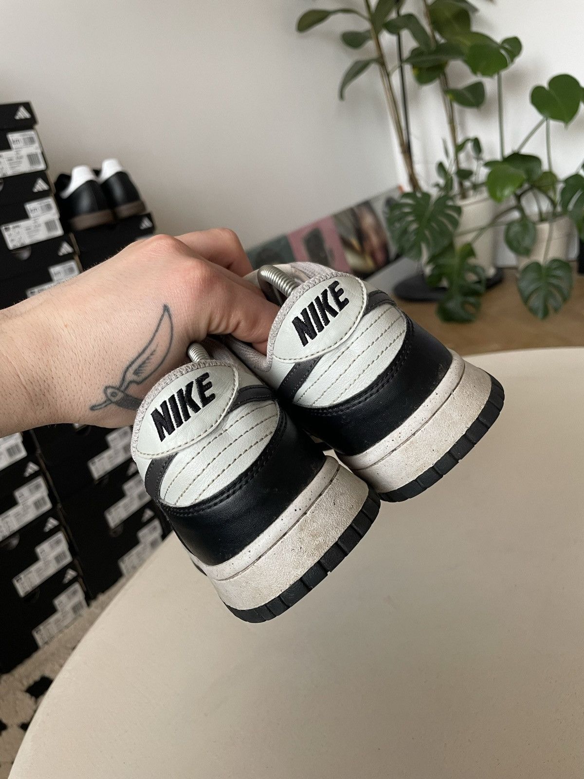 Nike 6Y (GS) Nike Dunk Low Mini Swoosh Sneakers Streetwear Hype Size US 6 / EU 39 - 4 Thumbnail