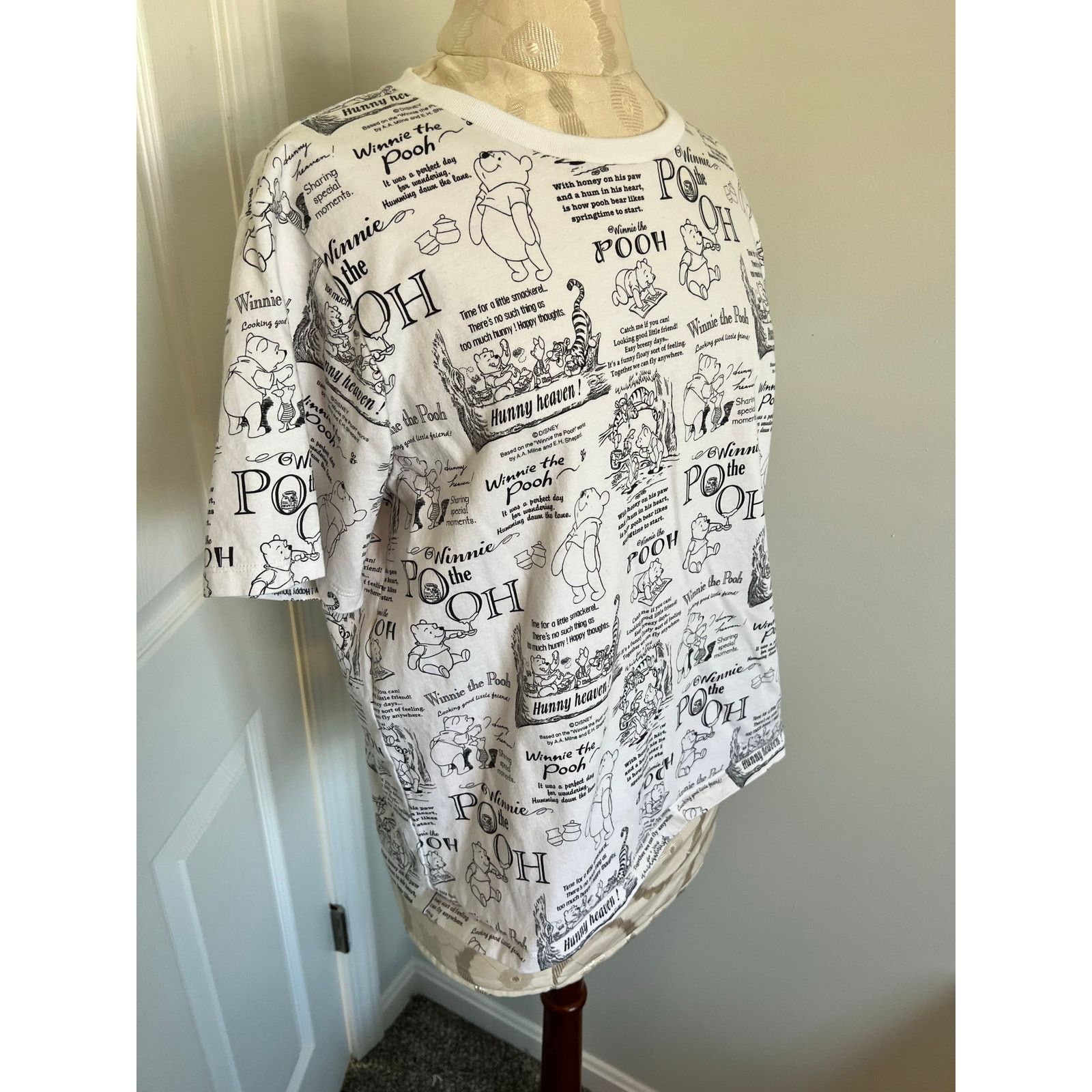 Uniqlo Uniqlo Winnie The Pooh Literature Short Sleeve T-Shirt Large Size L / US 10 / IT 46 - 9 Thumbnail