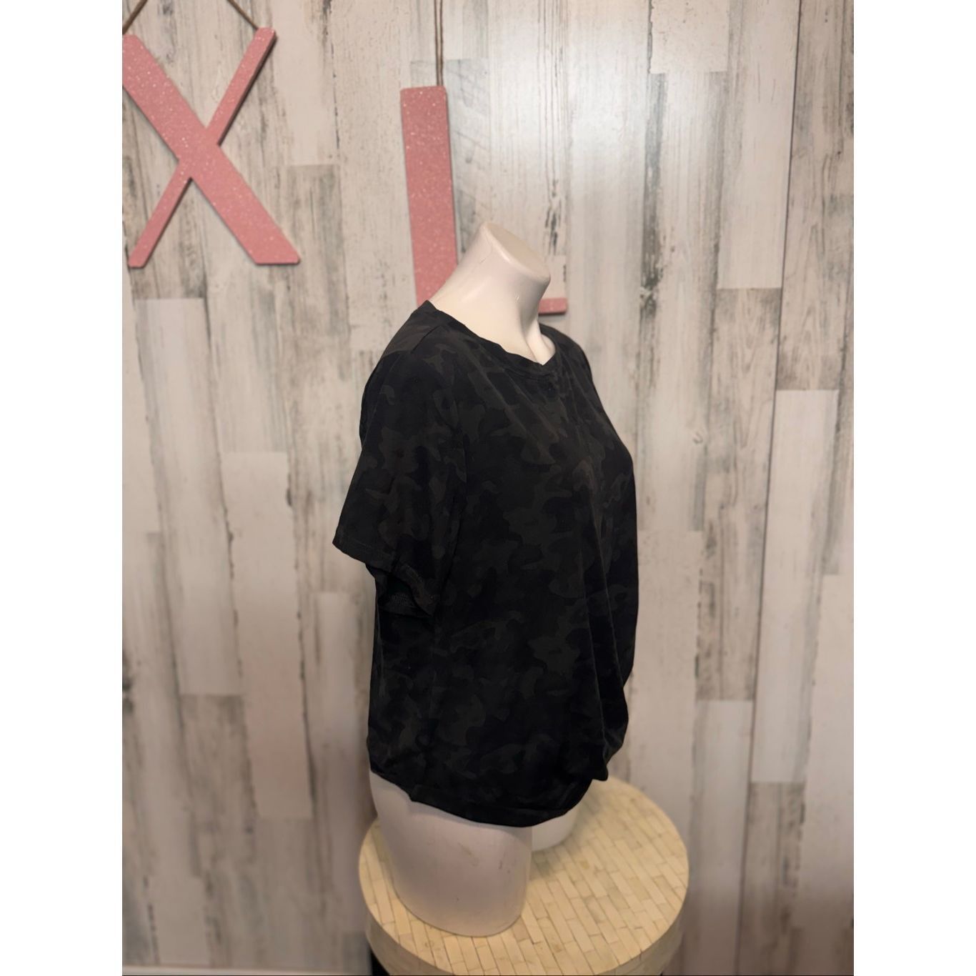 Other LegEnd Active Black Camo Short Sleeve Athletic Top Women’s X Size XL / US 12-14 / IT 48-50 - 6 Thumbnail