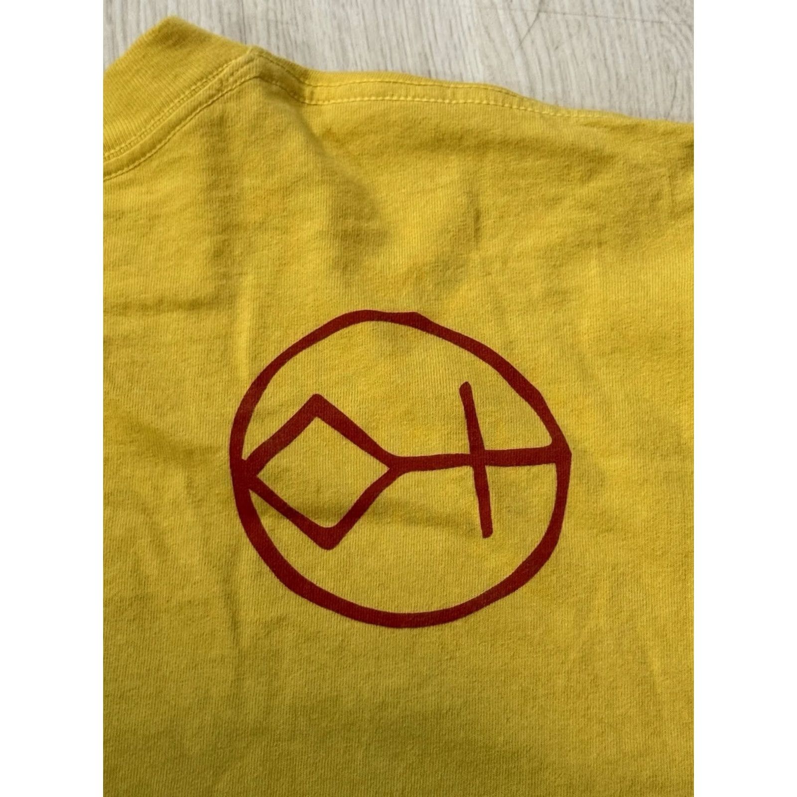 Vintage Diamond Cross Ranch Jackson Hole Ski Club Shirt Large Men Crew Neck Short Sleeve Yellow Graphic Print Vintage No Size US L / EU 52-54 / 3 - 4 Thumbnail