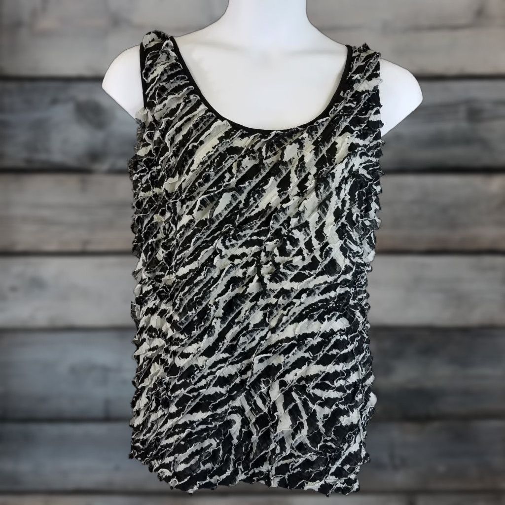 Torrid Torrid Tank Top Women Plus 2X Black White Ruffle Scoop Neck Sleeveless Size XXL / US 16-18 / IT 52-54 - 1 Thumbnail