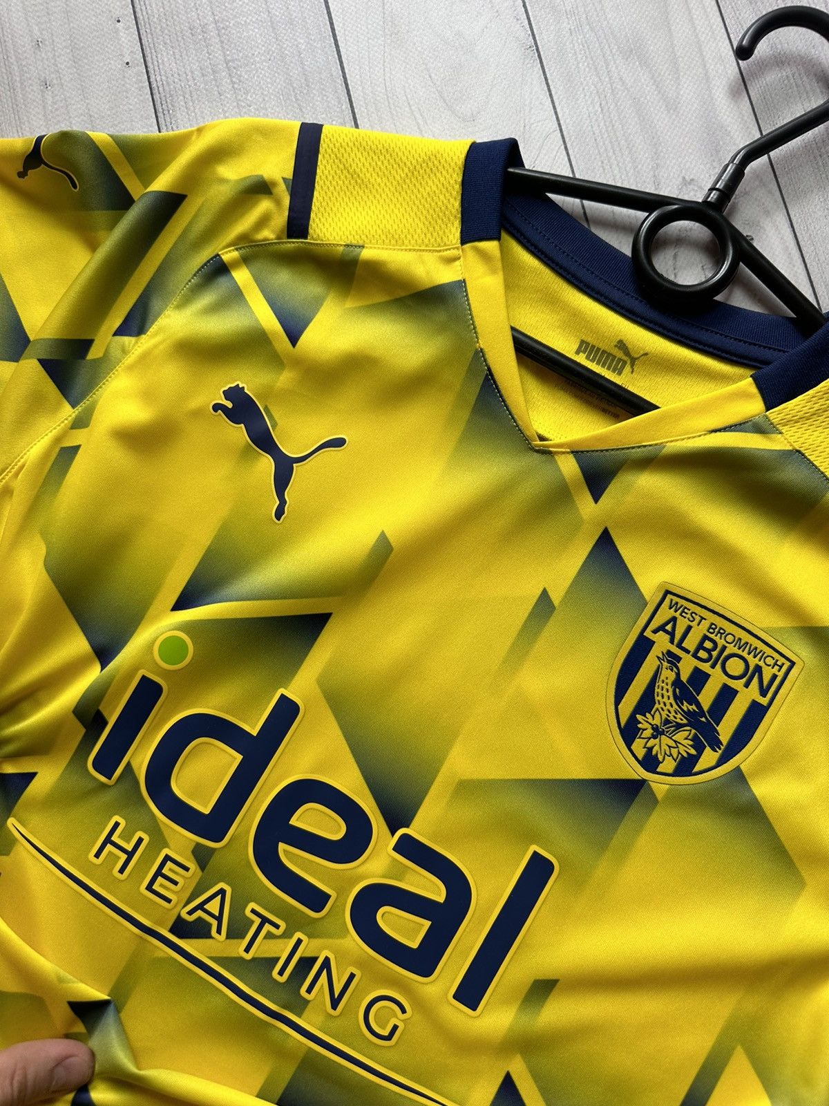 Puma Puma West Bromwich soccer jersey yellow size S rare Size US S / EU 44-46 / 1 - 4 Thumbnail