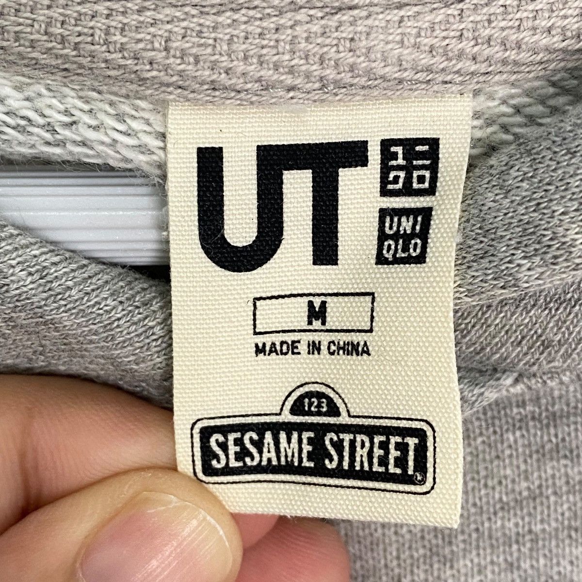 Other Vintage Sesame Street Uniqlo Hoodie Sweater Grey Size M Size US M / EU 48-50 / 2 - 6 Thumbnail