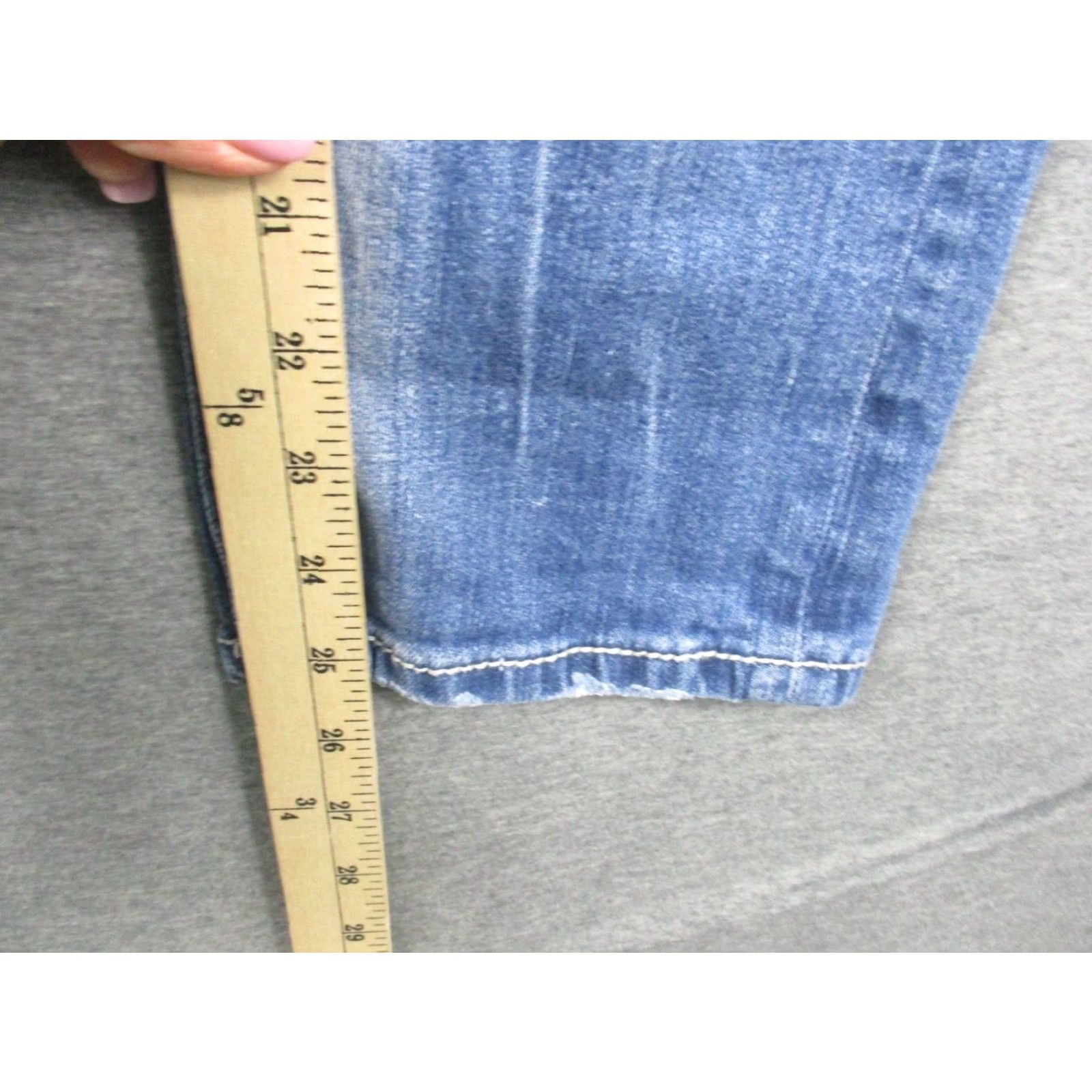 Miss Me Miss Me Jeans Women 27 Boyfriend Rhinestone Capri Denim Blue Regular 27in Inseam Jeans Womens Size 27" / US 4 / IT 40 - 6 Thumbnail