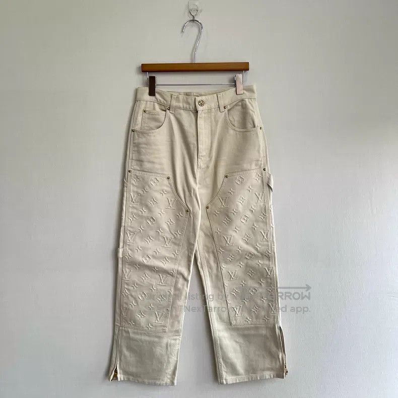 Louis Vuitton Louis Vuitton Beige embossed full-print logo jeans Size US 29 - 1 Thumbnail