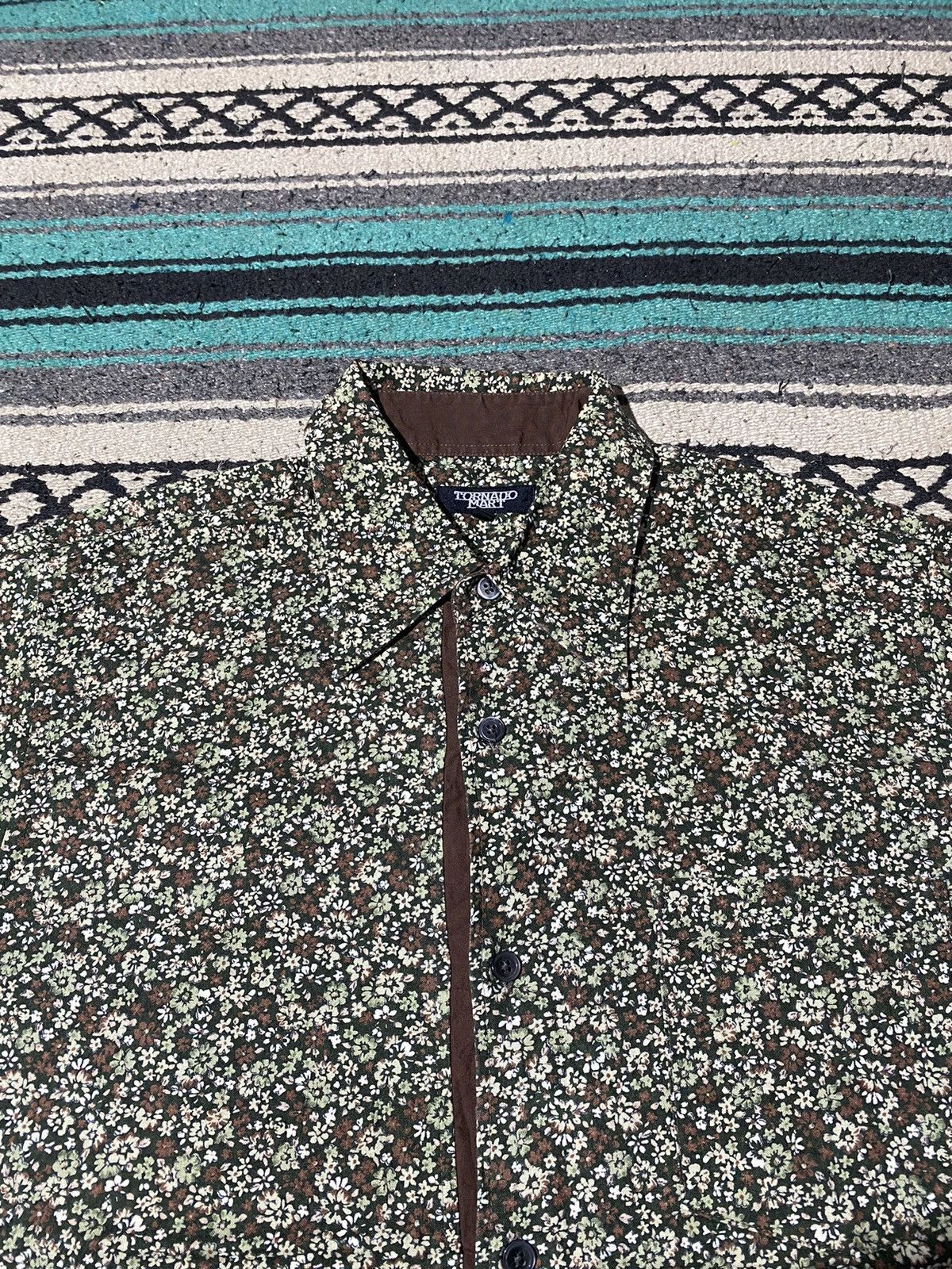 Tornado Mart 2000s Tornado Mart Floral Hidden Button Shirt Size US M / EU 48-50 / 2 - 3 Thumbnail