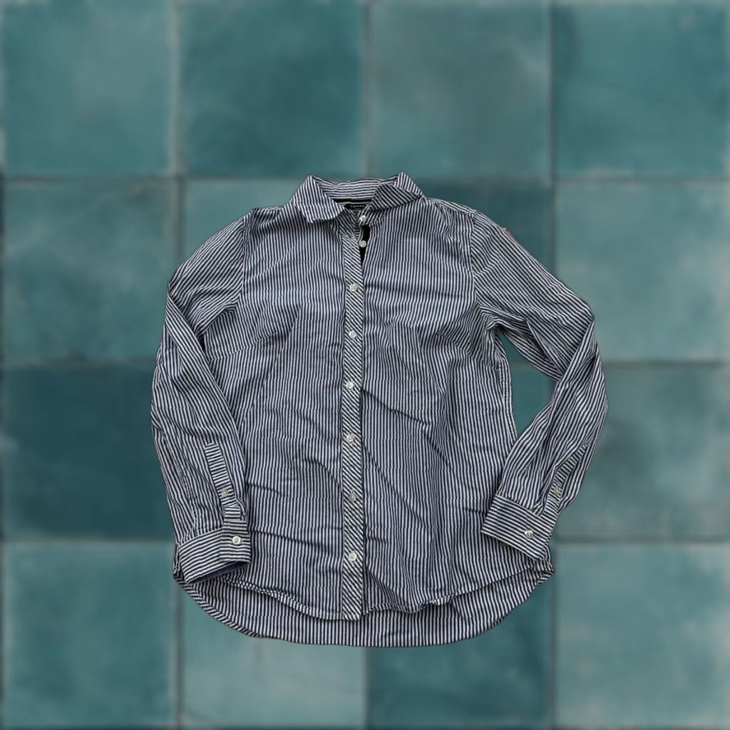 Vintage Tahari Shirt Womens S Blue 100% Cotton Button-Up Long Sleeve Lightweight Striped Basic Size S / US 4 / IT 40 - 1 Thumbnail