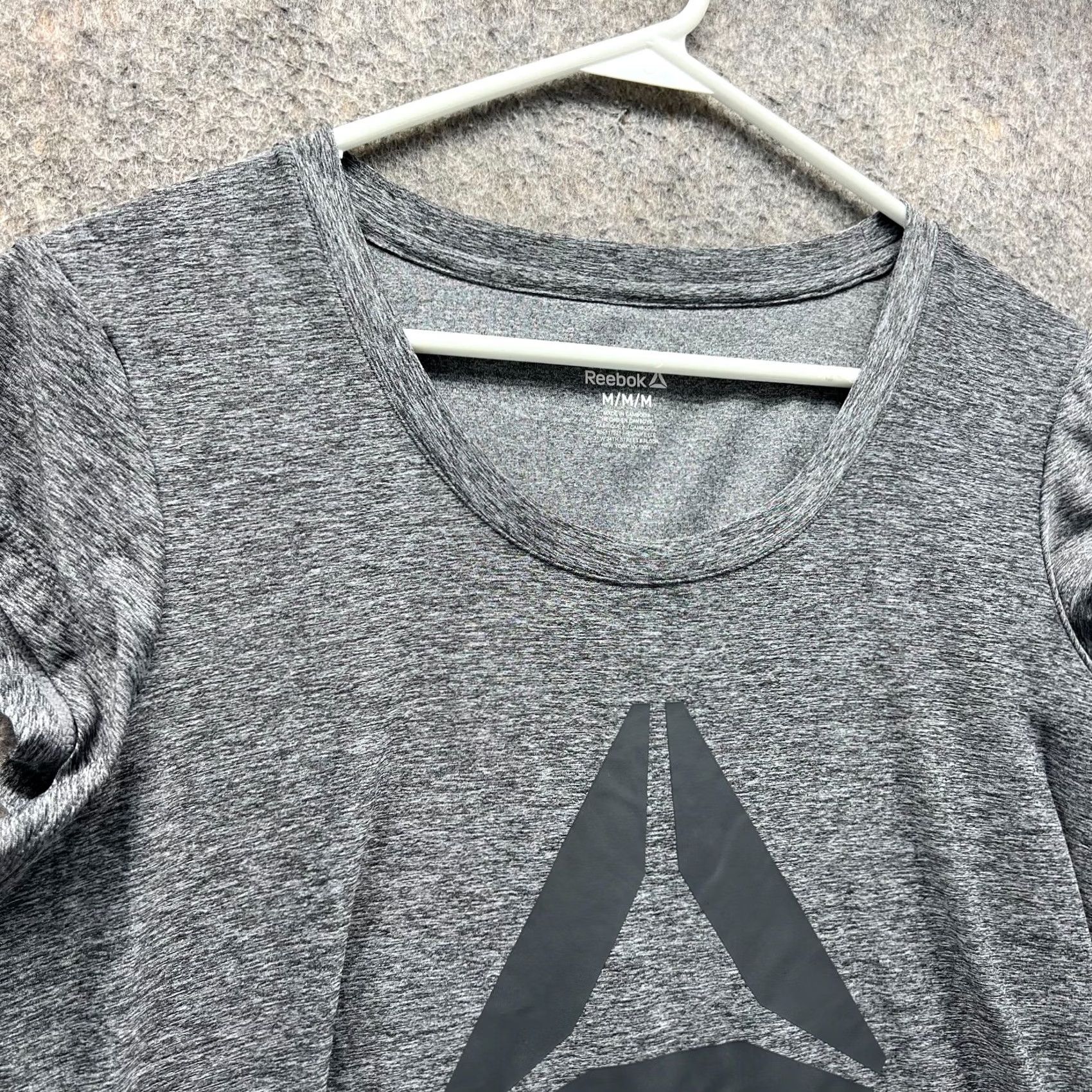 Reebok Reebok Shirt Women Medium Heather Gray Athletic Round Neck Training T-Shirt Womens Men? Size M / US 6-8 / IT 42-44 - 3 Thumbnail