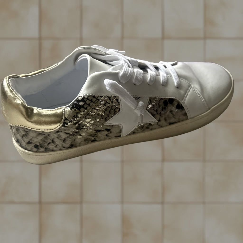 Steve Madden VINTAGE Steve Madden Larrrk White Gold Snake Leather Lace Up Sneakers Size 10 Brand New Size US 10 / IT 40 - 1 Thumbnail