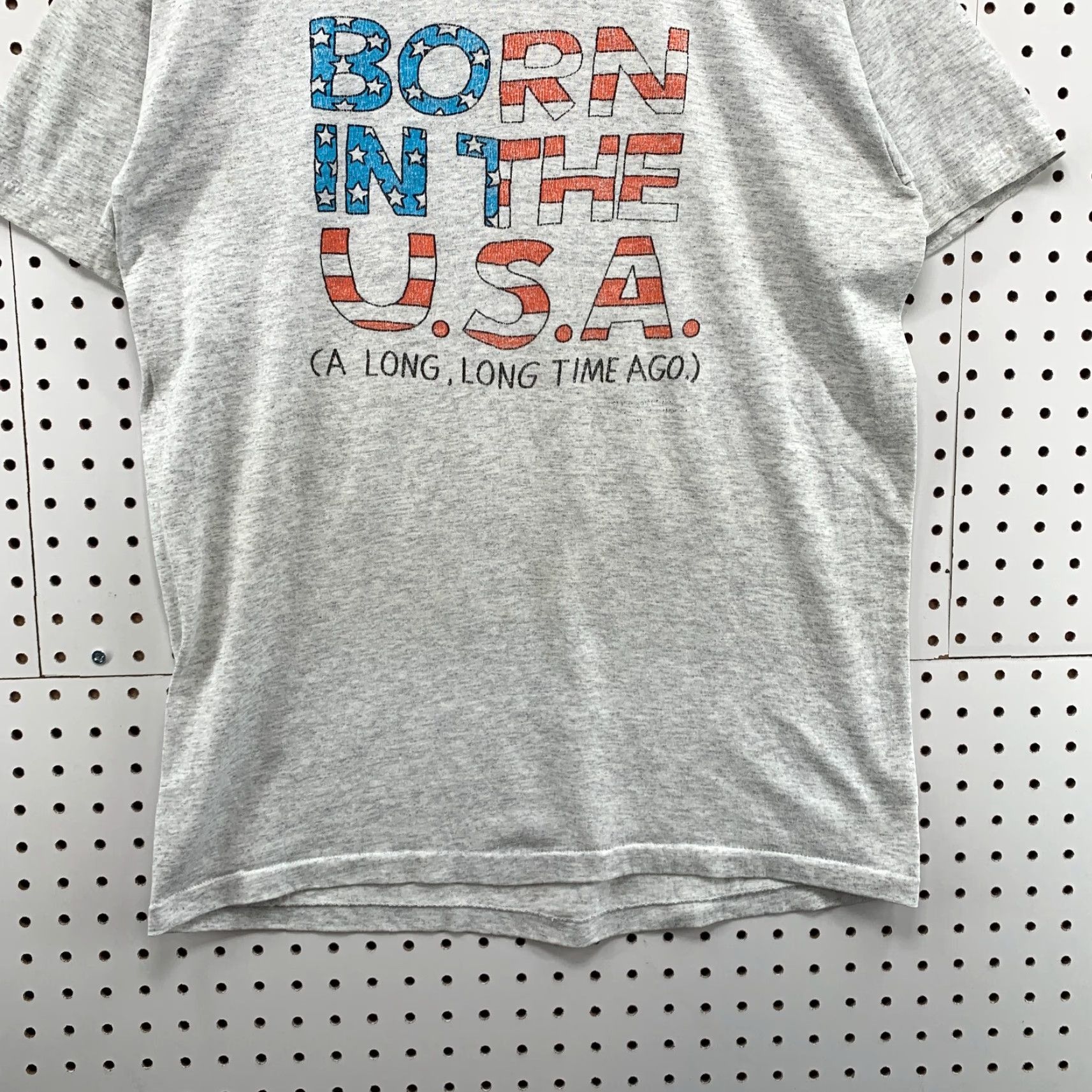 Fruit Of The Loom VINTAGE Born In The USA Shirt Mens XL Gray USA Flag Funny Single Stitch Size US XL / EU 56 / 4 - 6 Thumbnail
