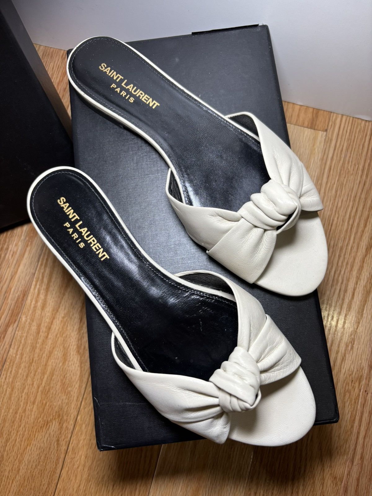 Saint Laurent Paris White bow sandals Size US 8 / IT 38 - 1 Thumbnail