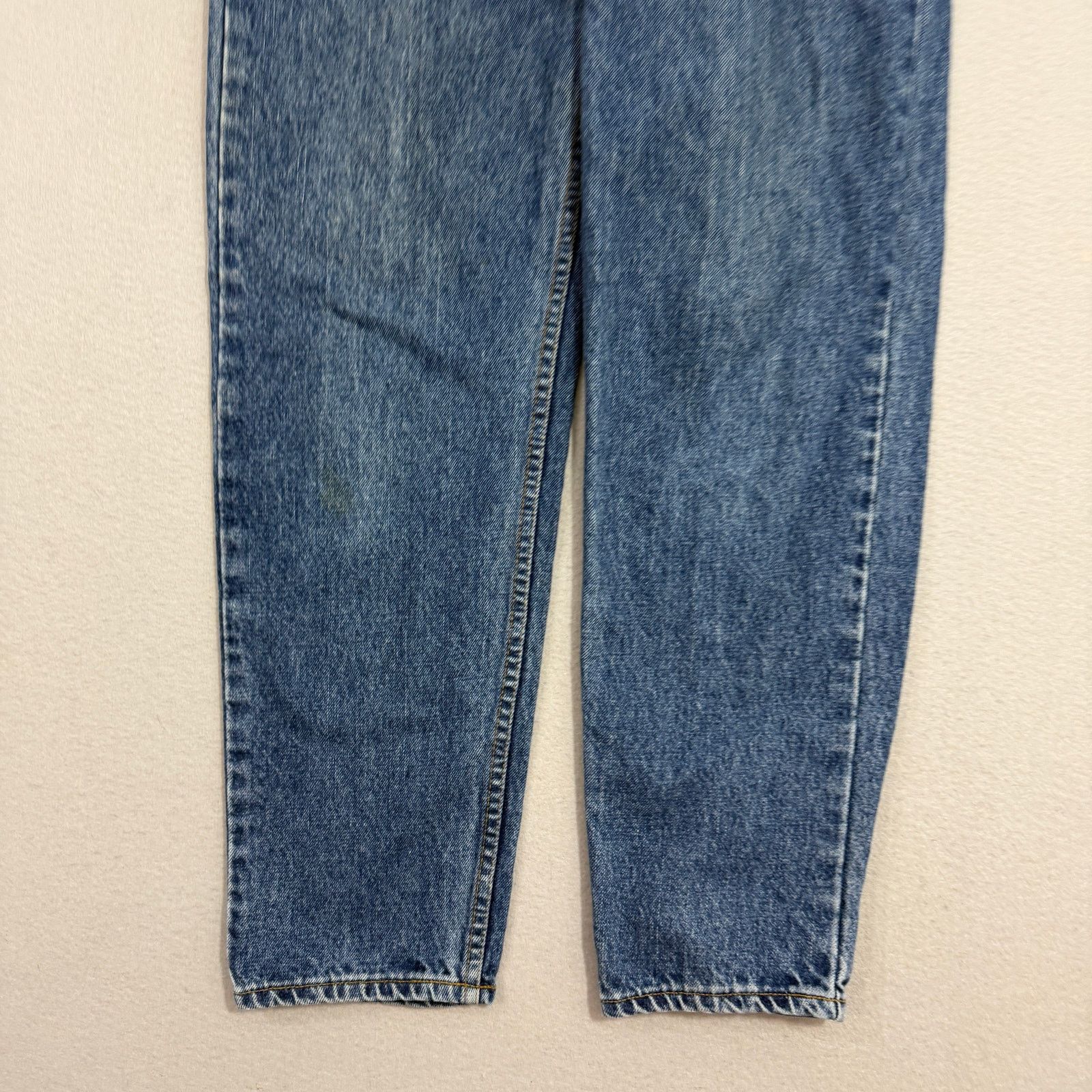 Levi's Vintage Levis 550 Jeans Men's 31x31 Blue Tapered Canada 90s Size US 31 - 2 Thumbnail