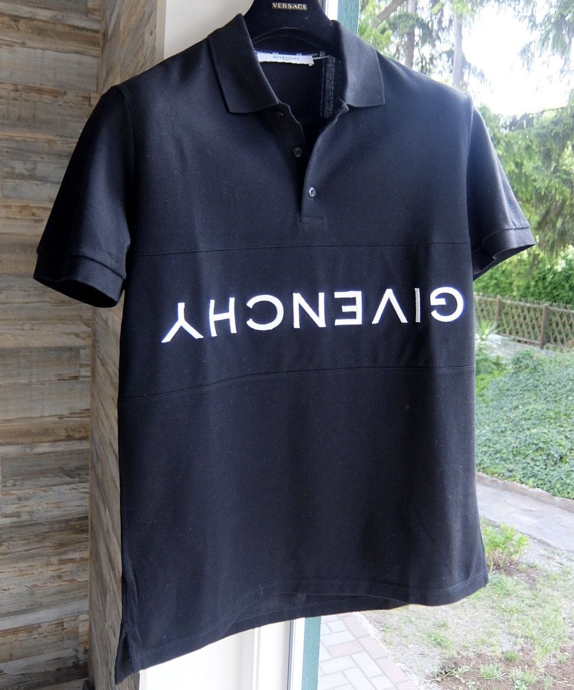 Givenchy Givenchy Polo Shirt slim fit upside down logo Size US S / EU 44-46 / 1 - 2 Thumbnail