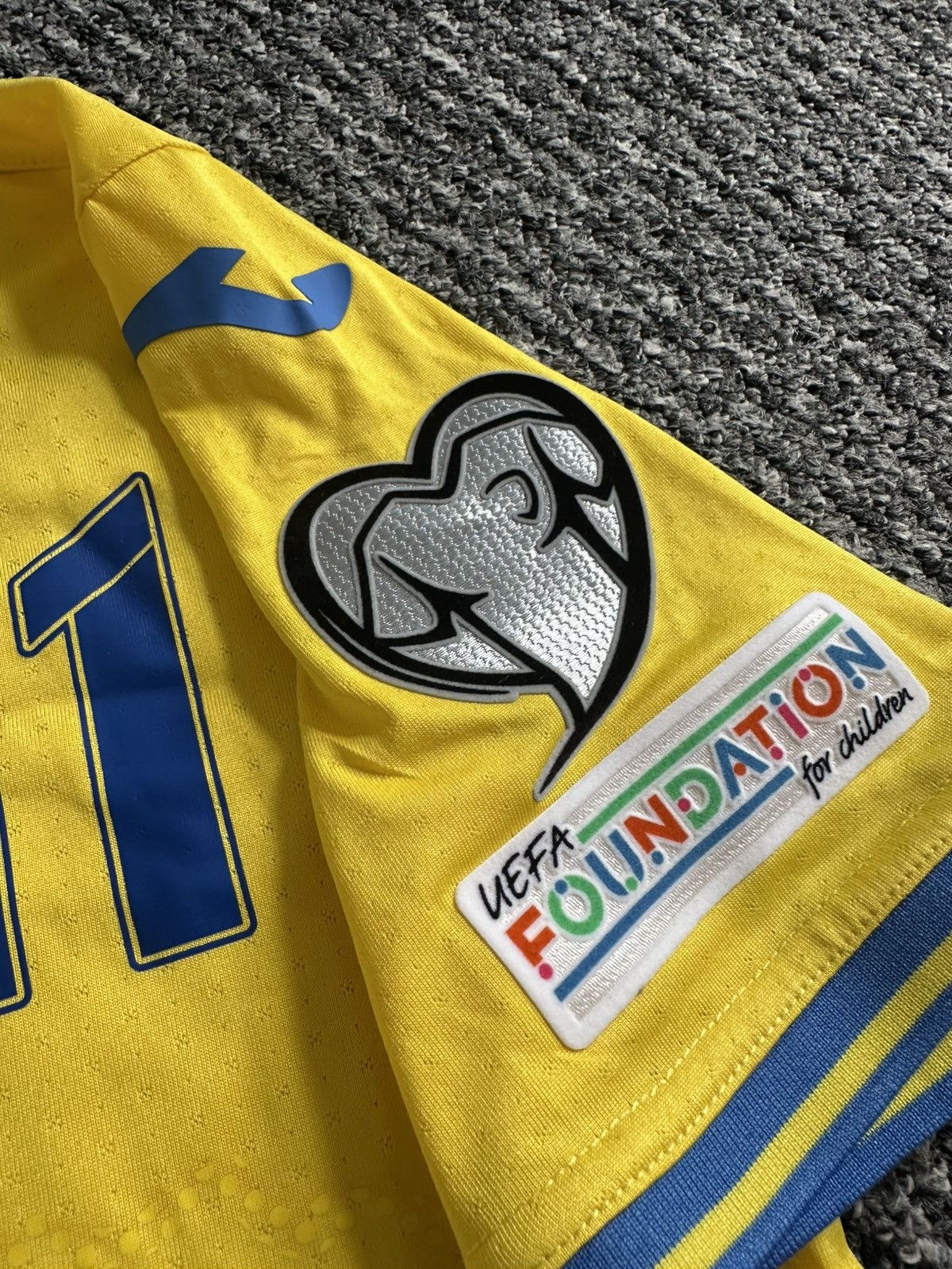 Joma Ukraine national football team Size US M / EU 48-50 / 2 - 4 Thumbnail
