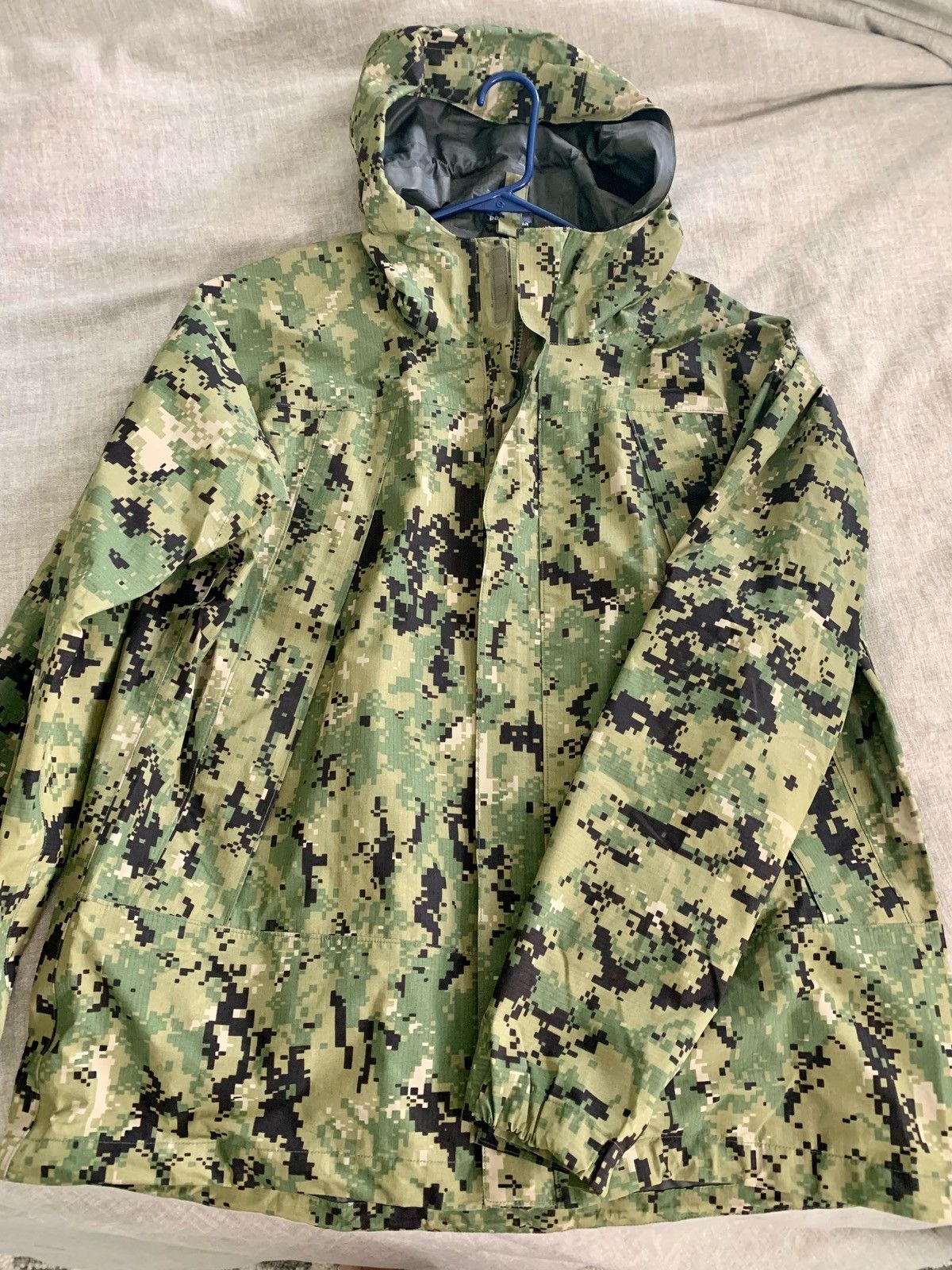 Patagonia Patagonia MARS PCU level 6 Gore-Tex AOR2 Jacket / SR