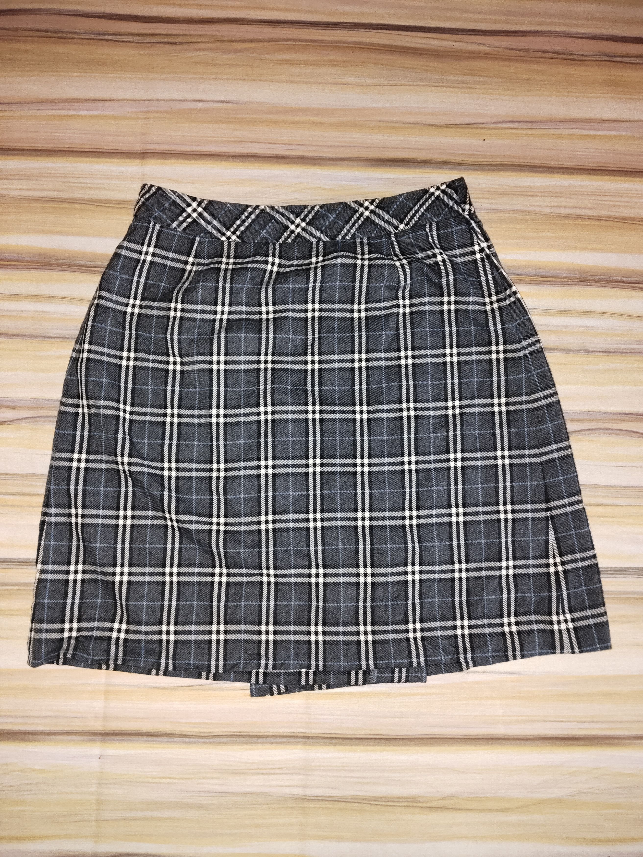 Burberry BURBERRY BLUE LABEL Nova Check Mini Skirt Size 27" / US 4 / IT 40 - 3 Thumbnail