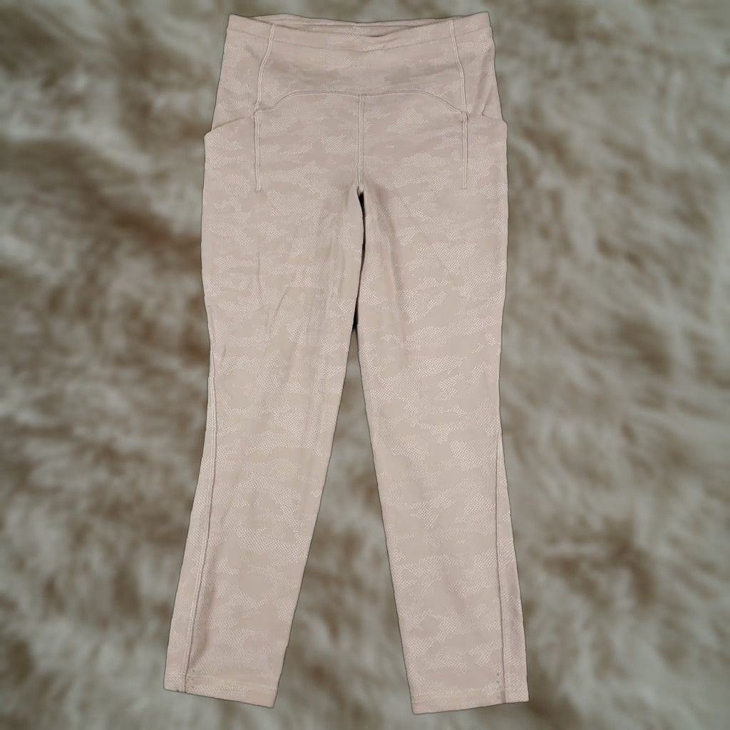 Lululemon VINTAGE Lululemon Capri Leggings Womens Size 6 Pink Camouflage Activewear Athleisure Size 28" / US 6 / IT 42 - 1 Thumbnail