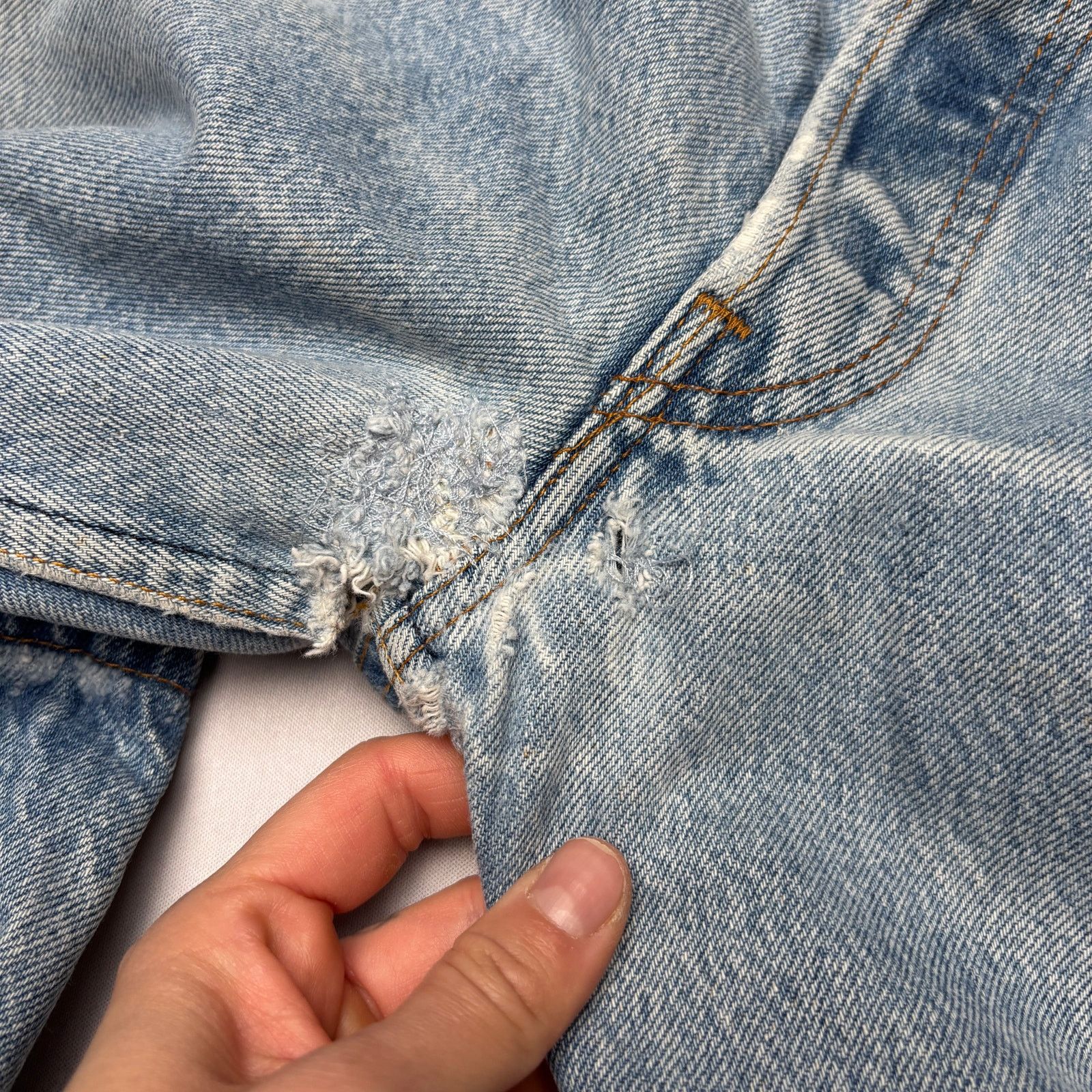 Levi's Vintage 80s Levi's 501 Distressed Straight Leg Jeans 33x32.5 Size US 33 - 13 Thumbnail
