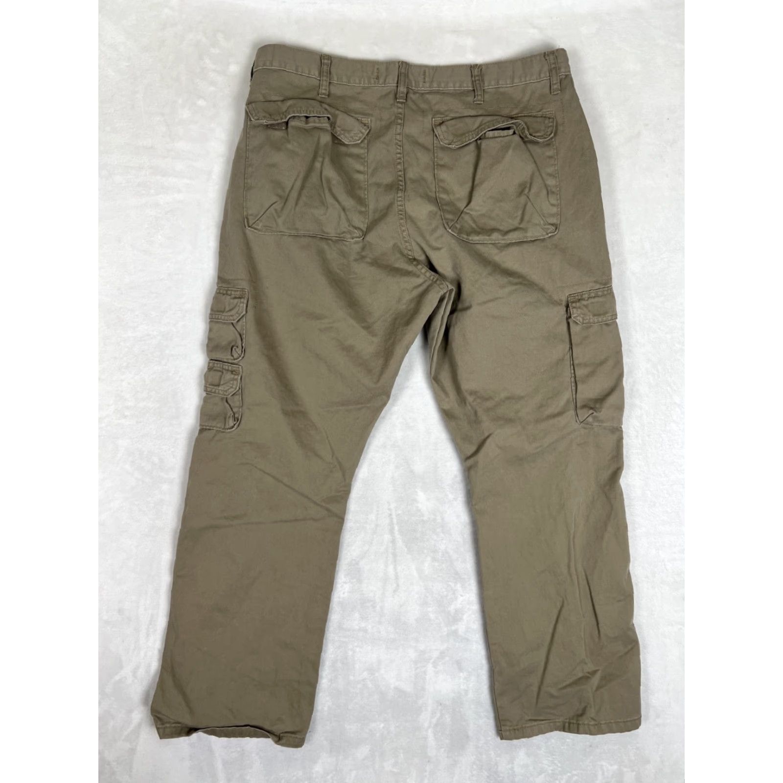 Wrangler Wrangler Relaxed Fit Cargo Pants Mens 38x30 Beige Cotton Spandex Straight 30in Inseam Casual Workwear Pocket Cargo N/A** Size US 38 / EU 54 - 6 Thumbnail