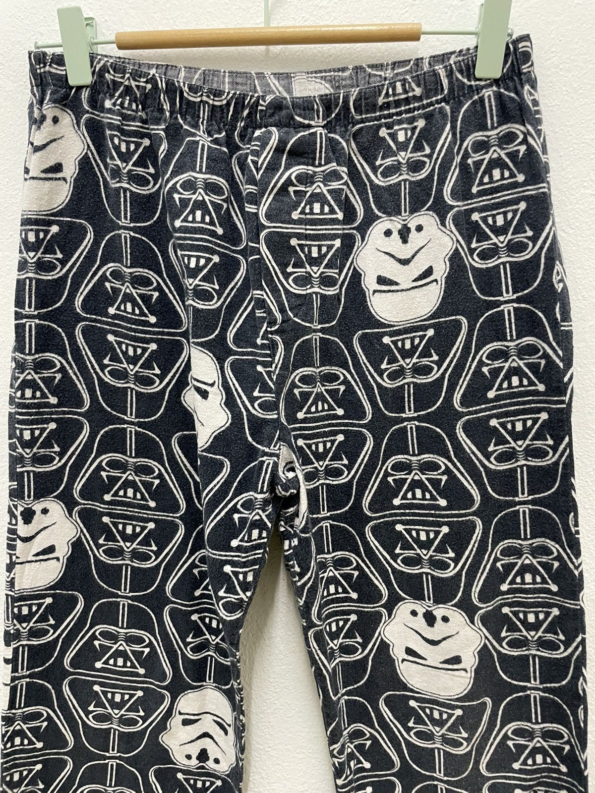 Star Wars × Vintage Star wars legging three quarter Full print boy size Size US 26 / EU 42 - 2 Thumbnail