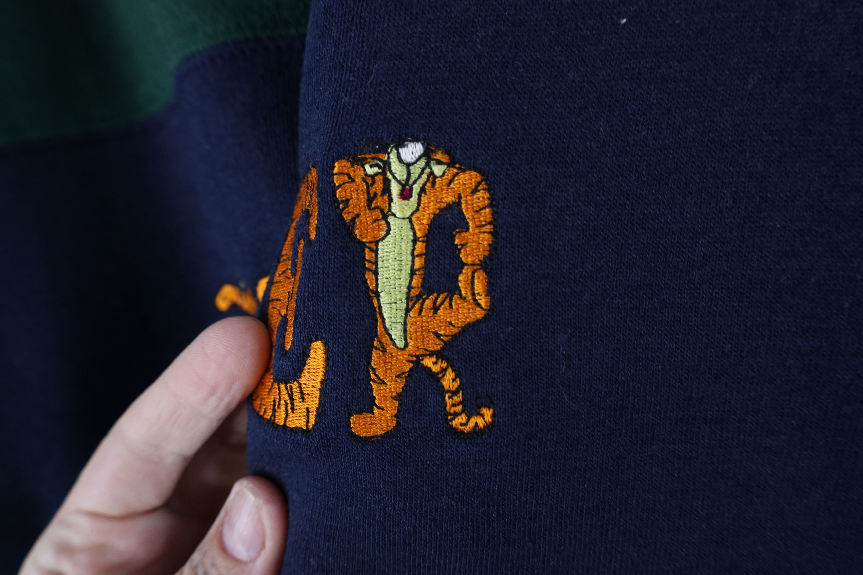 Disney × Vintage Vintage 90s Disney Winnie the Pooh Tigger Cropped Sweatshirt Size XL / US 12-14 / IT 48-50 - 6 Thumbnail